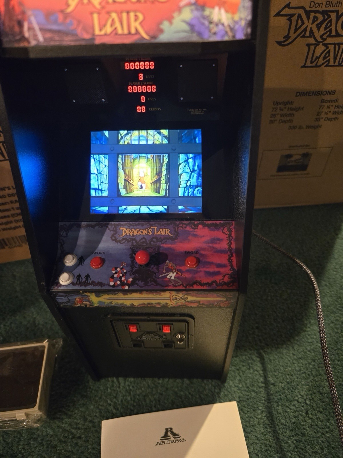 New Wave Toys Replicade Dragon’s Lair – REPAIRED IN 2024 BY NEW WAVE TOYS