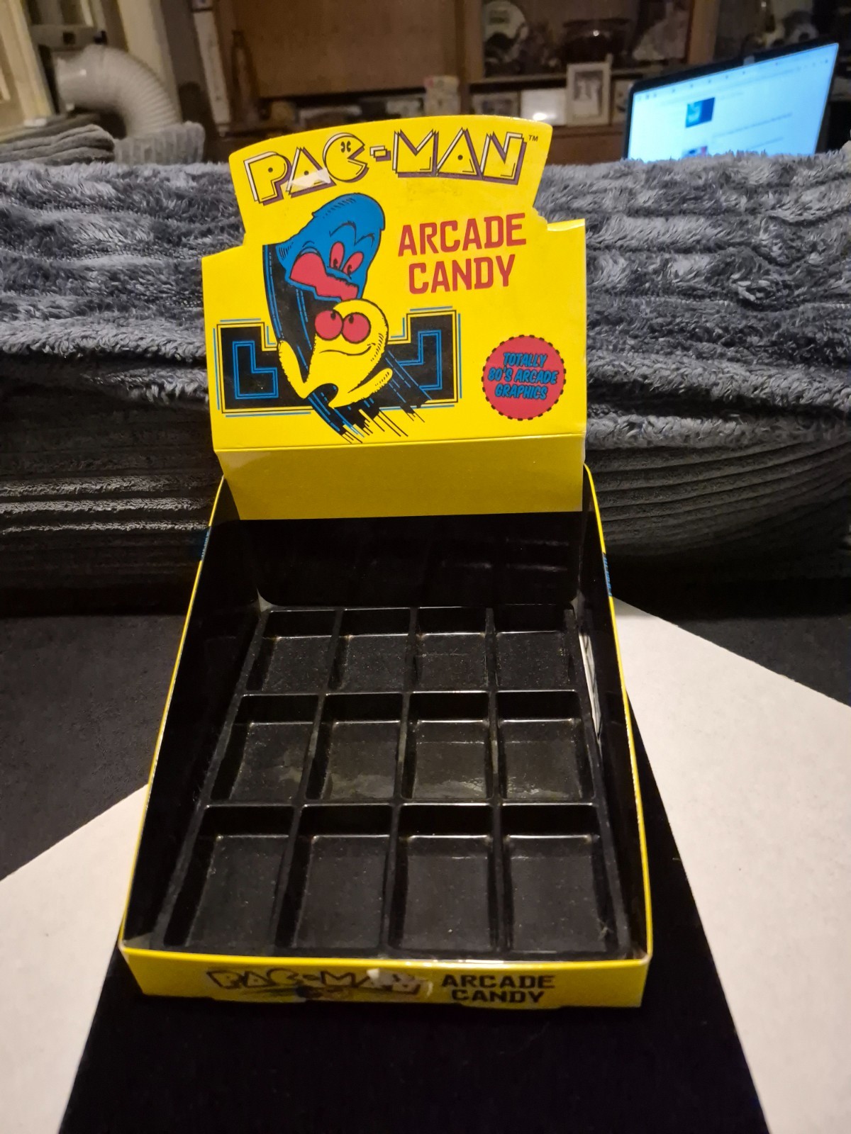 PAC-MAN ARCADE CANDY COUNTER BOX (candy not included ) exc
