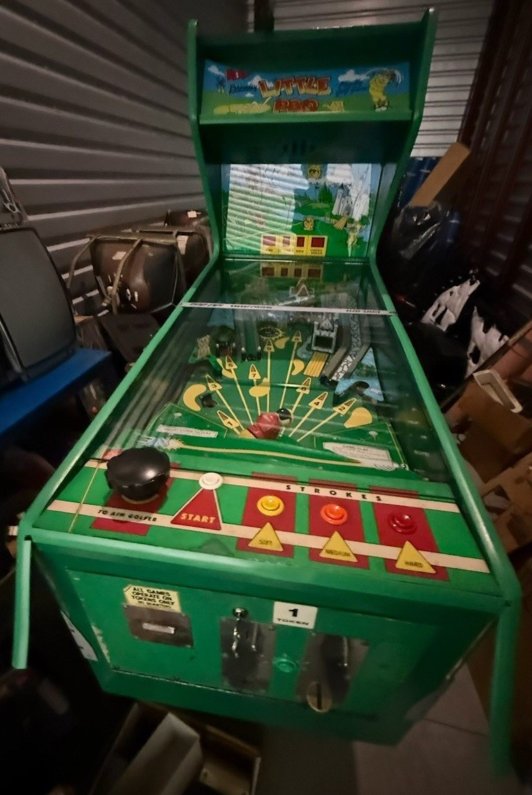 LITTLE PRO GOLF REDEMPTION MACHINE by BROMLEY INC 1990 (Excellent) *RARE*