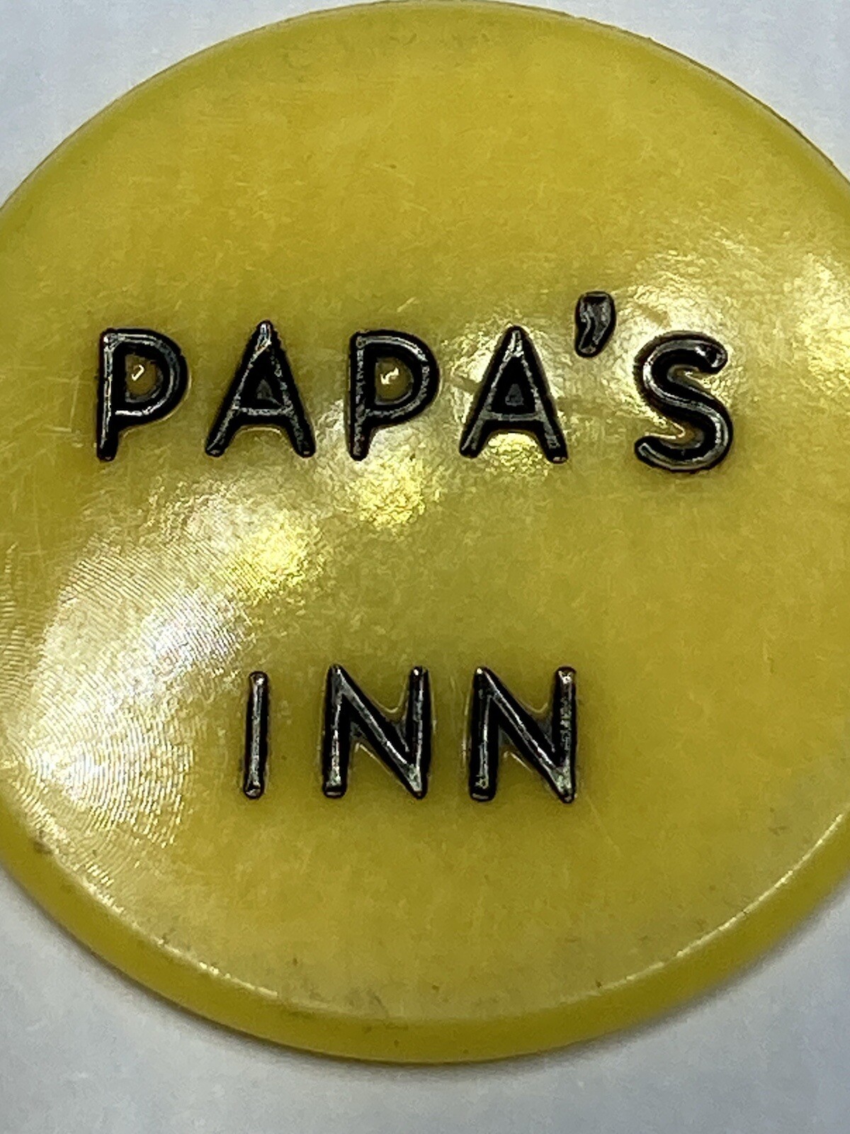 RARE PAPA’S INN – SHOT DRINK TOKEN – PLASTIC LOOK!