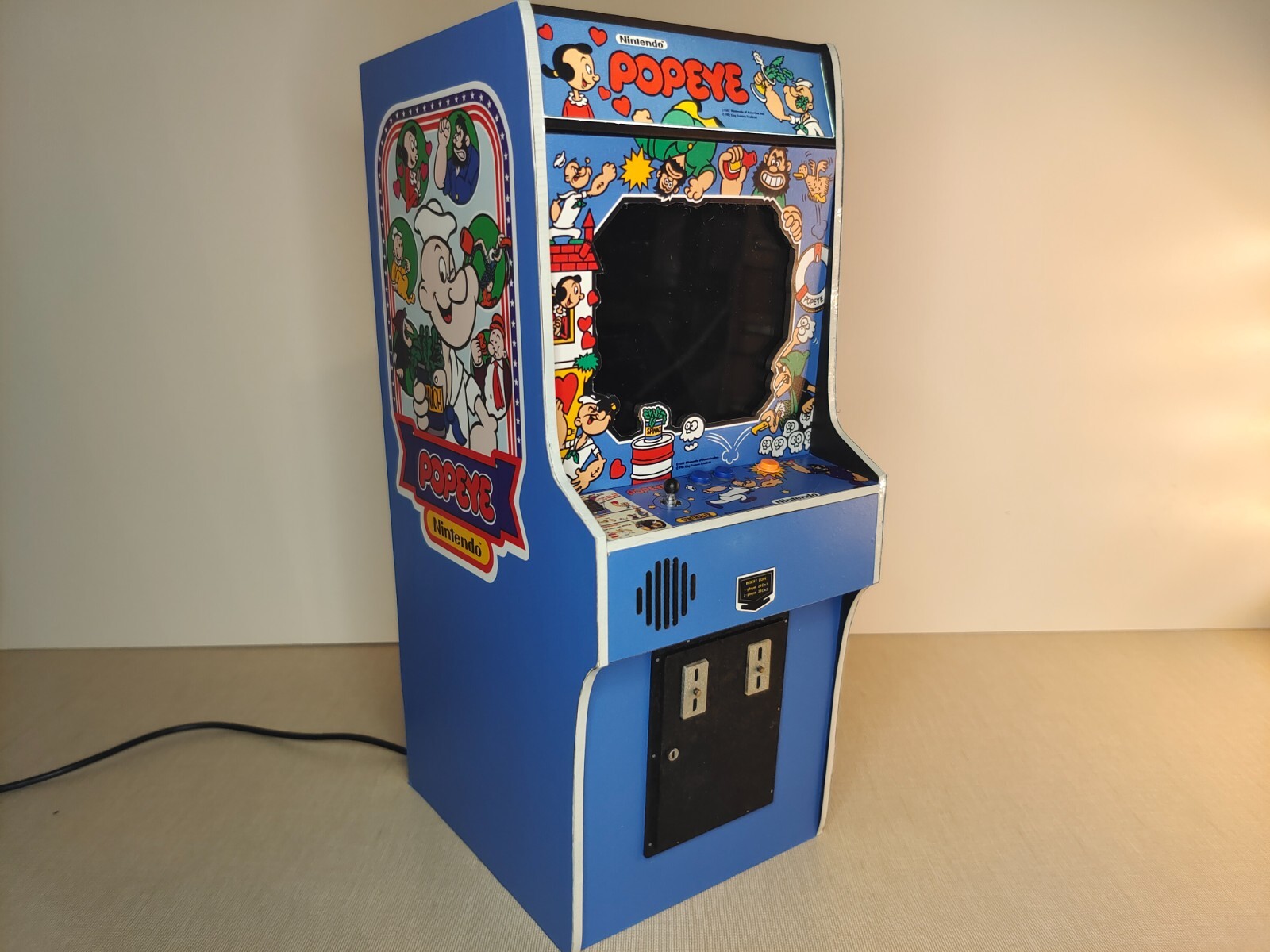Popeye 1/6 scale mini working arcade cabinet (Playscale, New Wave Toys).