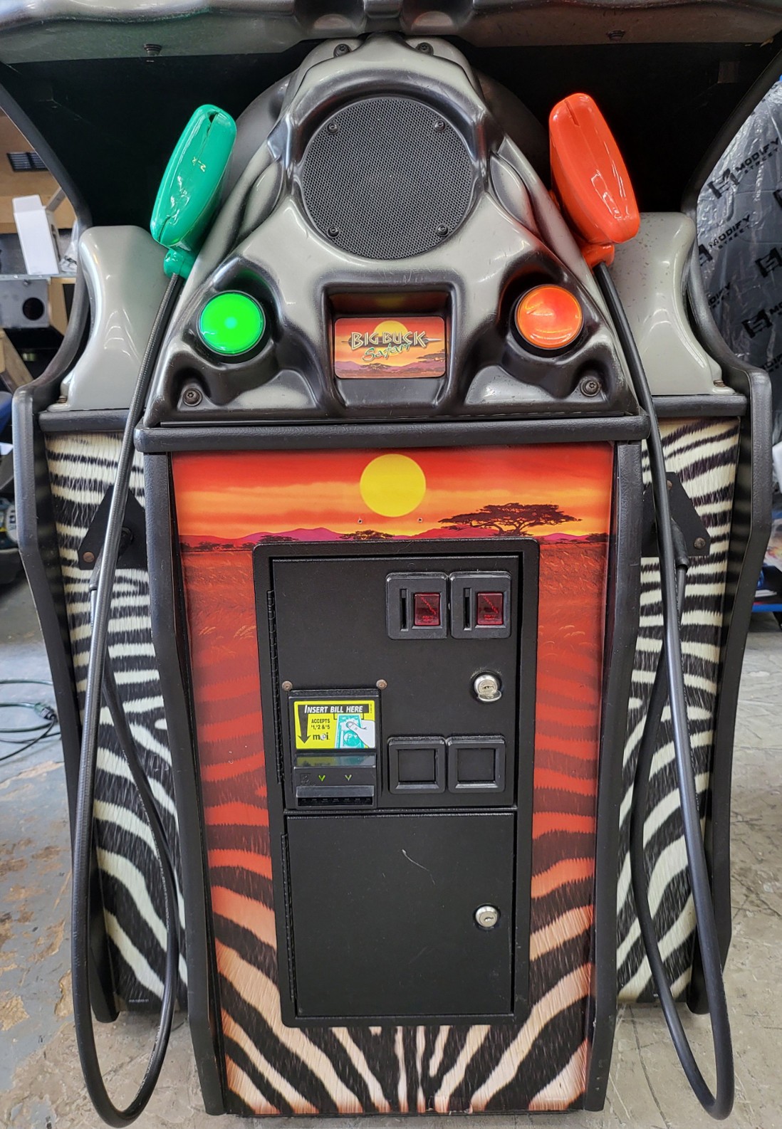 BIG BUCK HUNTER Pro SAFARI Full Size Arcade Shooting Game – WORKING GREAT! (S3)