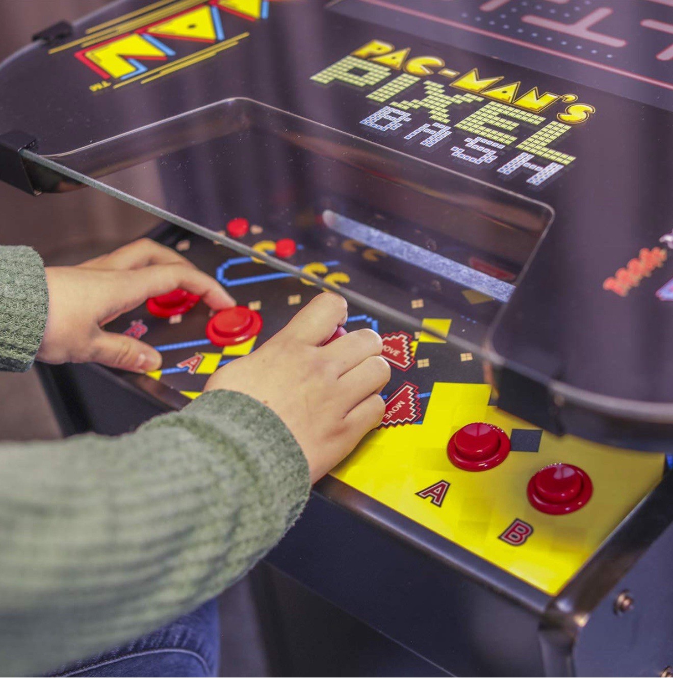 NEW IN BOX Pac-Man Pixel Bash Arcade Style, Cocktail – Black – with 2 Stools!!