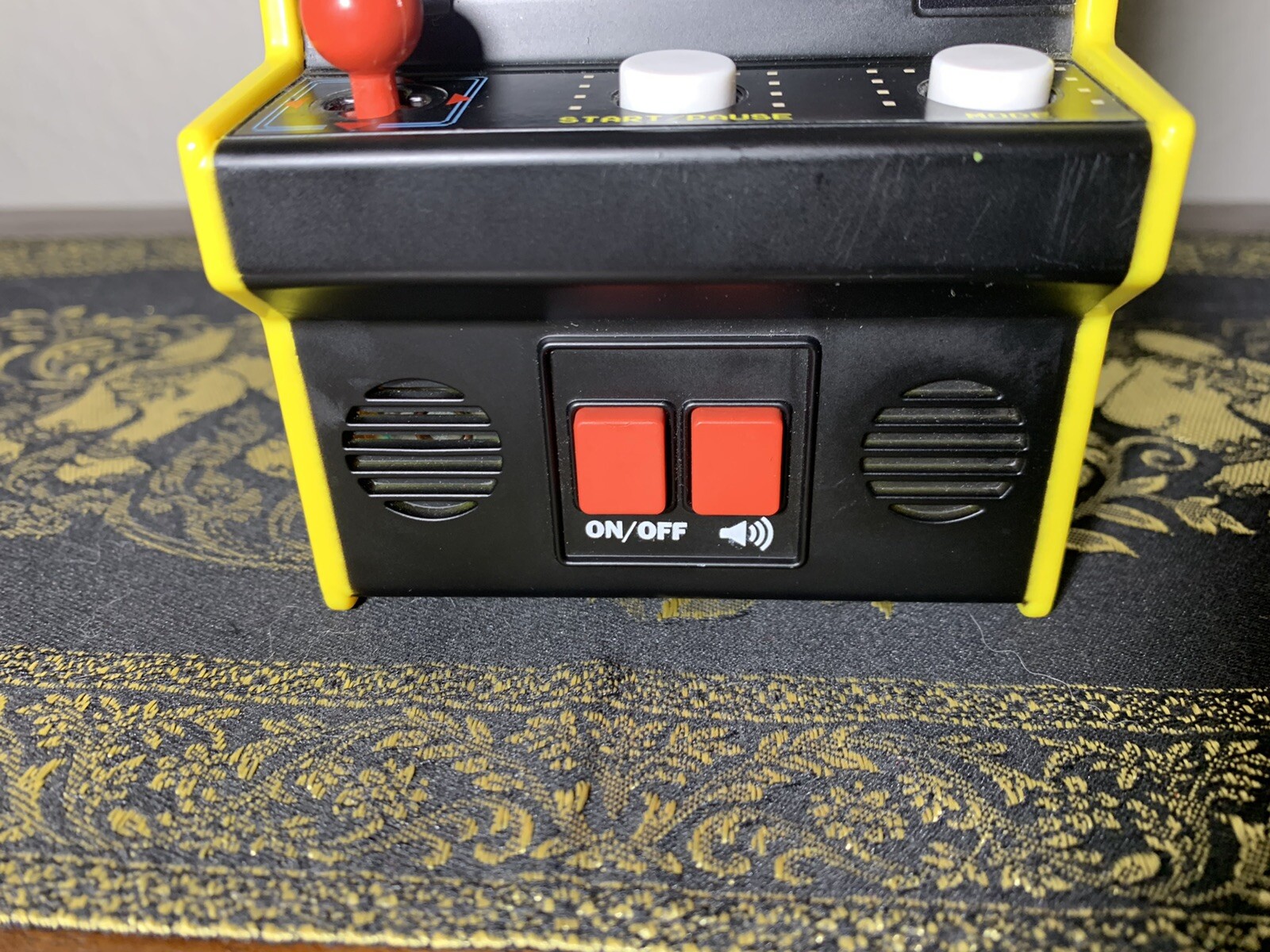Bandai/Namco Pac-man Handheld Mini Arcade Retro Pacman Video Game Machine Toy
