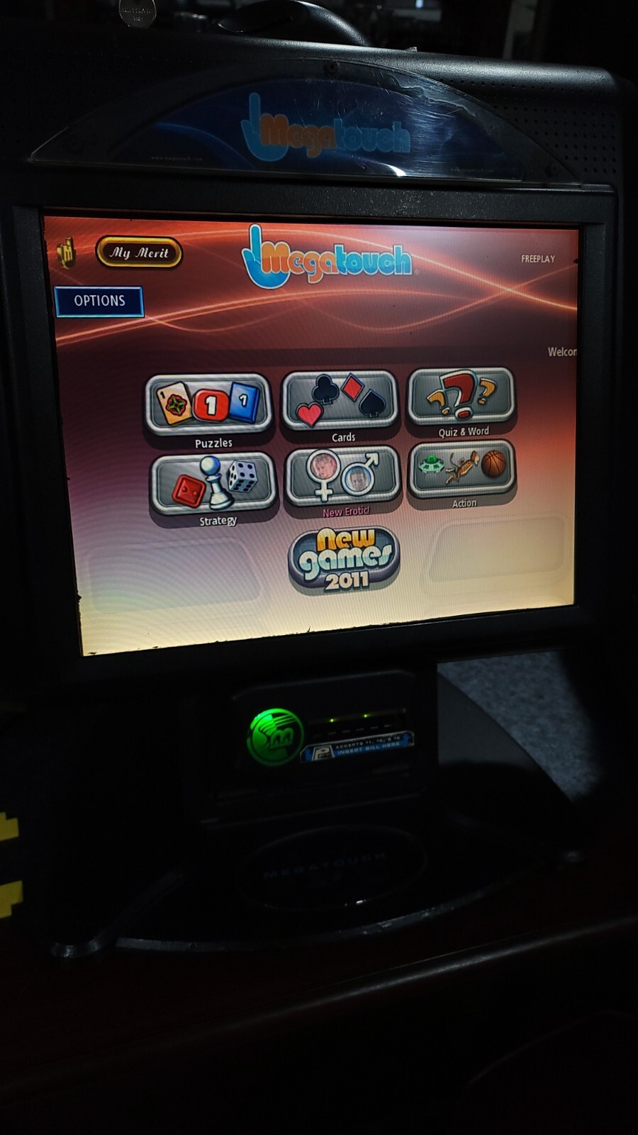 Merit Megatouch Ion 2011 with 130+ games. Megatouch service in Chicago Area!