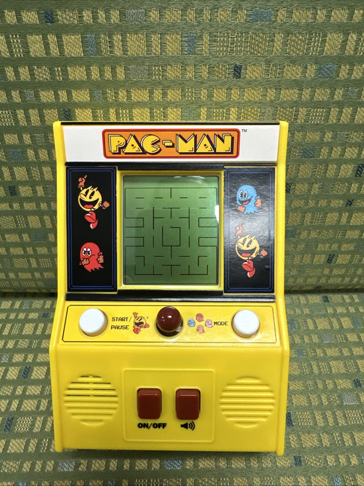 Bandai Namco Pac-man Handheld Mini Arcade Retro Video Game 09521-5 3/4” H Tested
