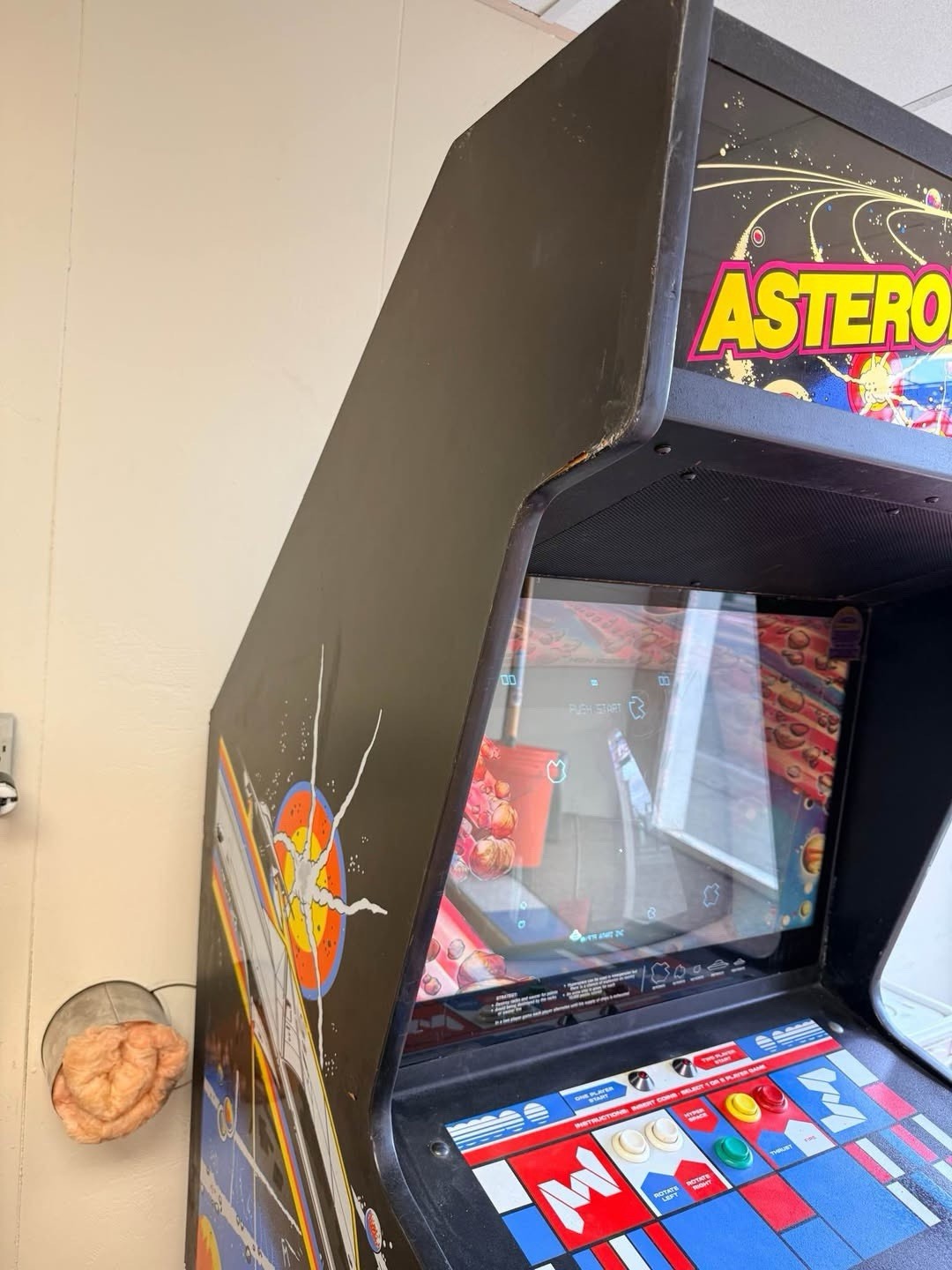 Atari Asteroids Original 1979 Classic Arcade Machine Black Cabinet Vintage Game
