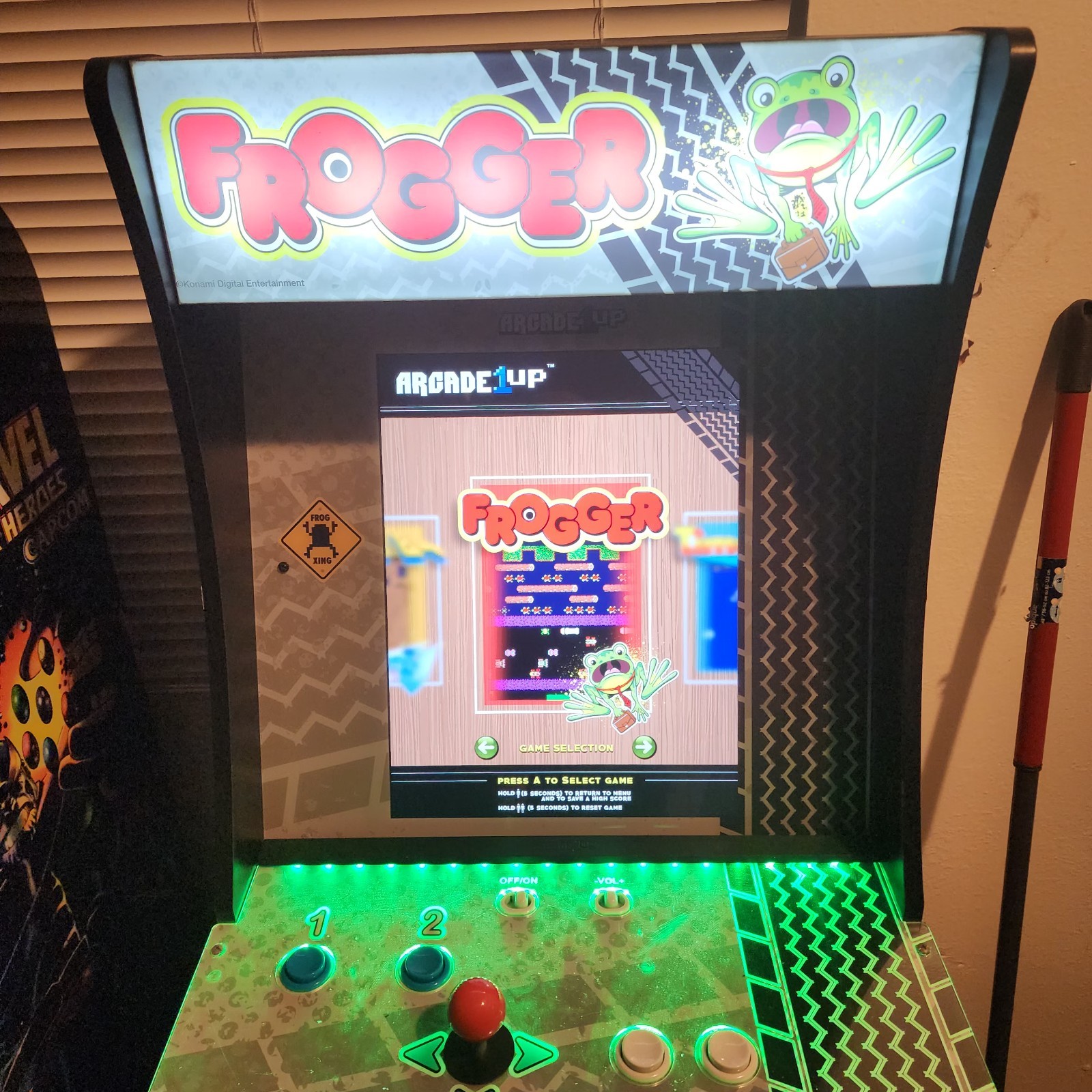 Arcade 1Up Frogger Cabinet with Riser!
