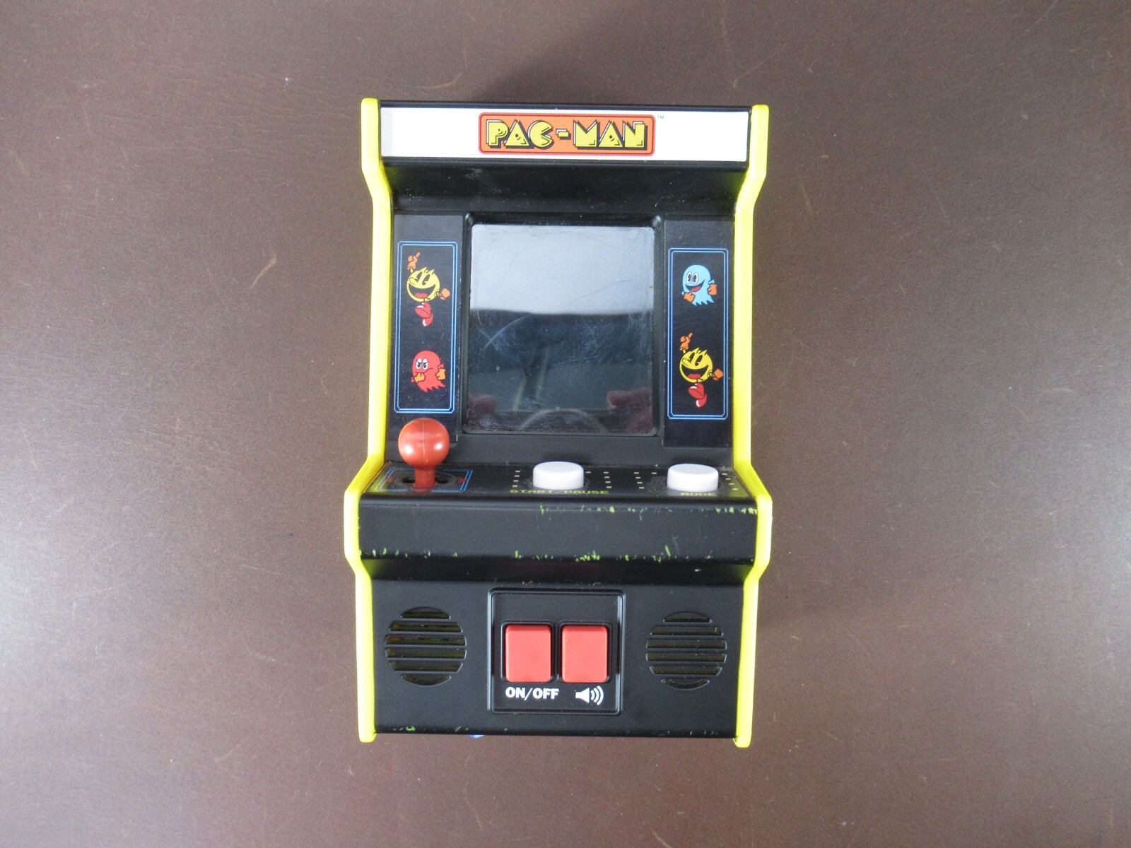 Tiny Arcade Pac-Man Miniature Game Multicolor – Item Number 09562, (R FD)