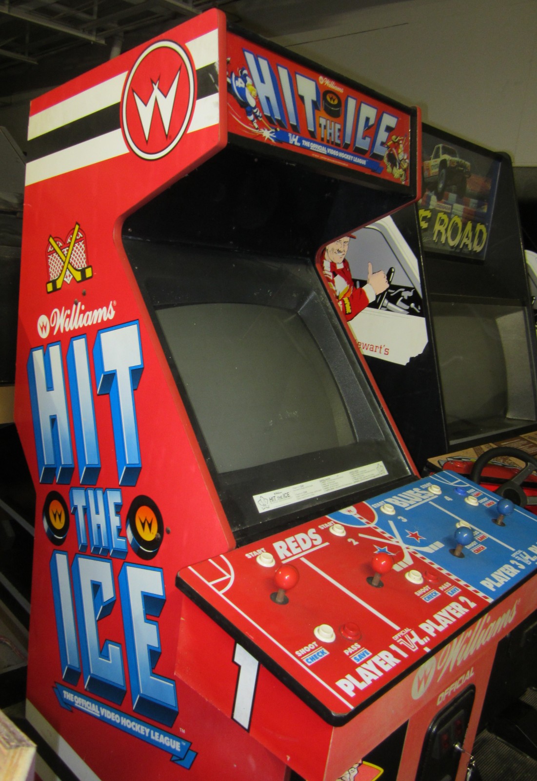 HIT THE ICE ARCADE MACHINE by WILLIAMS 1990 – 4 PLAYER (Excellent Condition)