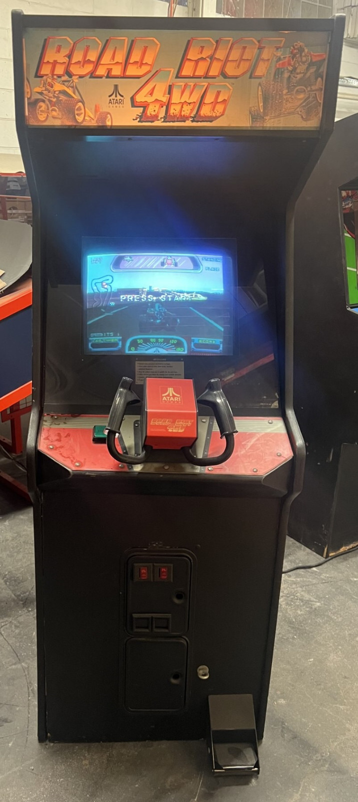 ROAD RIOT 4WD ARCADE MACHINE by ATARI 1991 (Excellent Condition) *RARE*