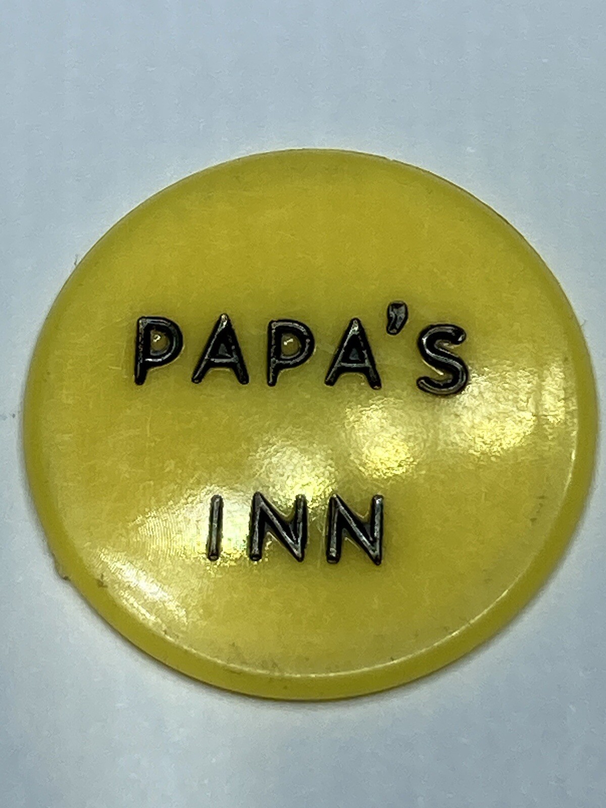 RARE PAPA’S INN – SHOT DRINK TOKEN – PLASTIC LOOK!