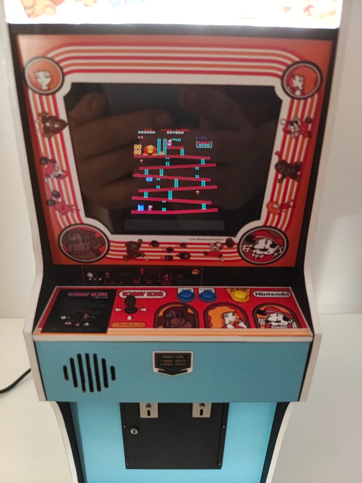 Donkey Kong 1/6 scale mini working arcade cabinet (Playscale, New Wave Toys).