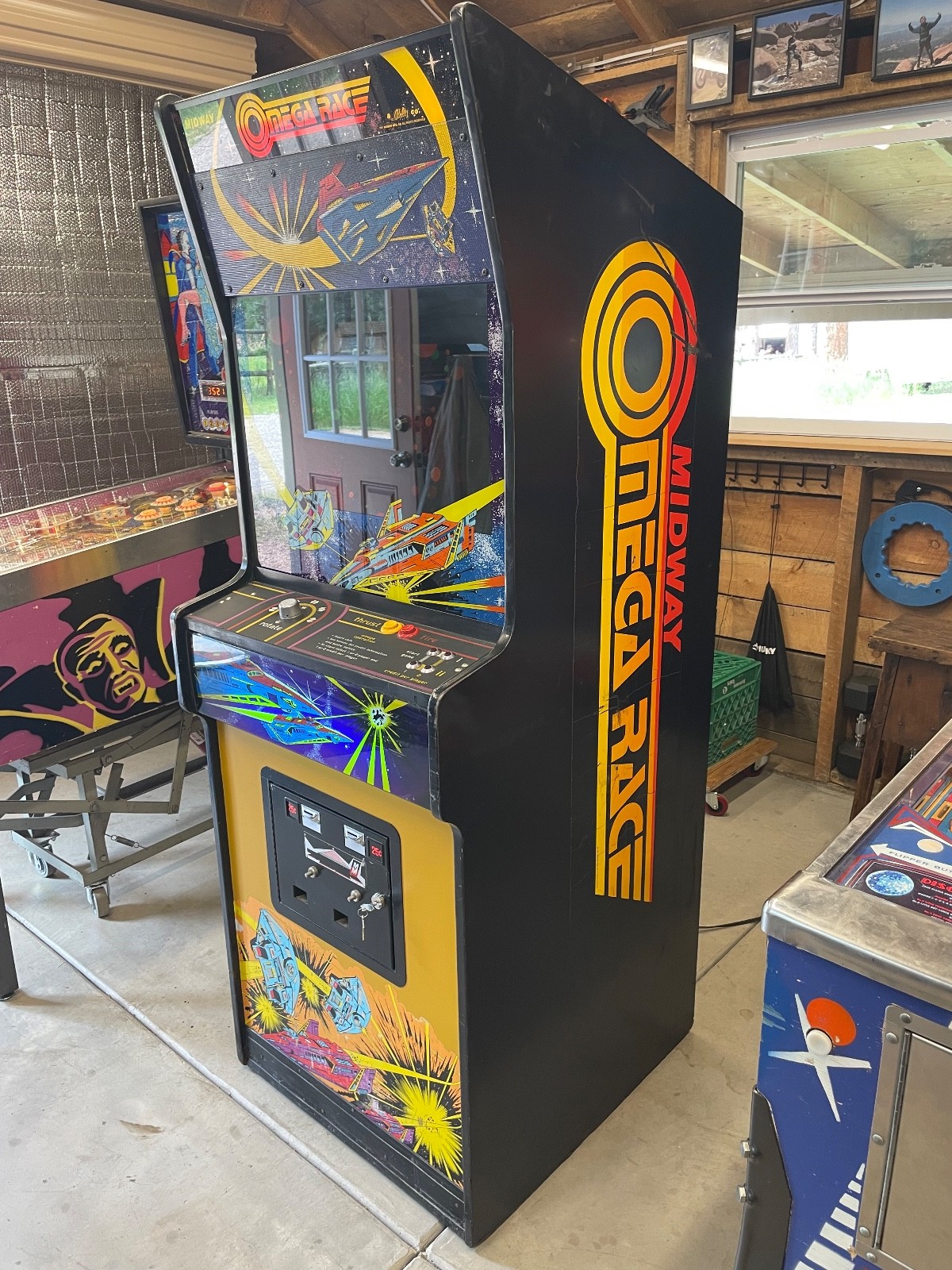 Midway Omega Race Video Arcade Game Machine Black and White X-Y Monitor