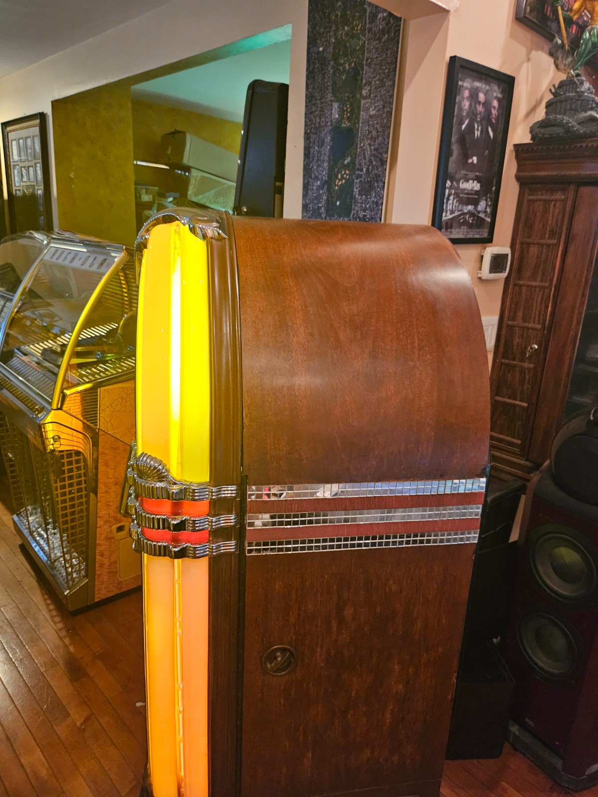 Wurlitzer OMT vinyl 45 rpm 1015 bubbler works, looks and sounds great home use