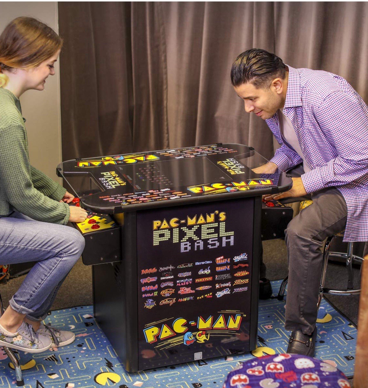NEW IN BOX Pac-Man Pixel Bash Arcade Style, Cocktail – Black – with 2 Stools!!