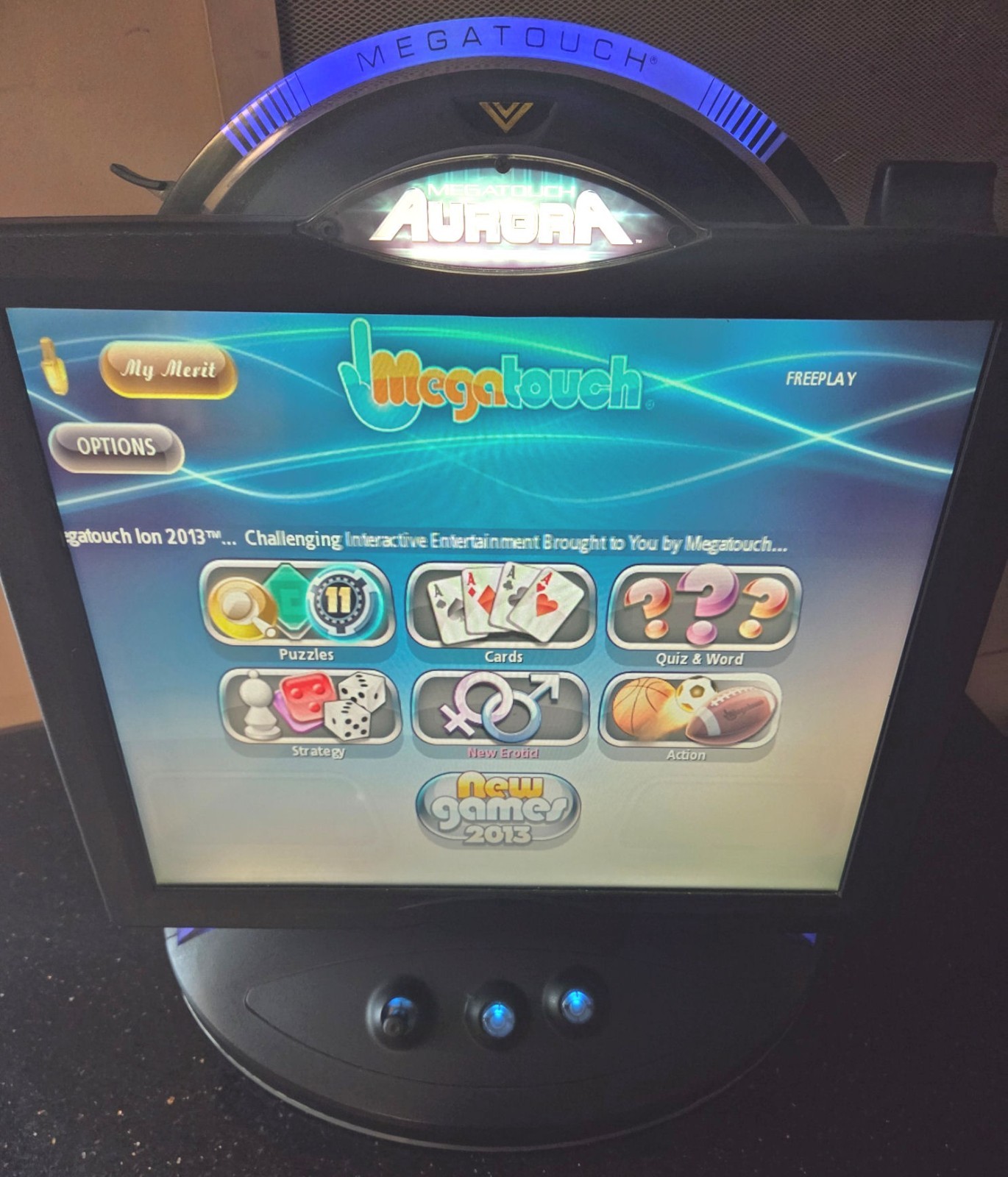 Merit Megatouch Aurora trivia game with 2013 software – Tested good