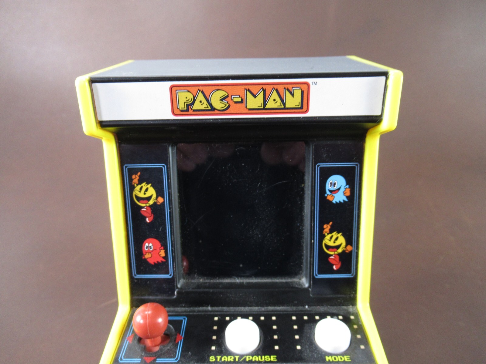 Tiny Arcade Pac-Man Miniature Game Multicolor – Item Number 09562, (R FD)