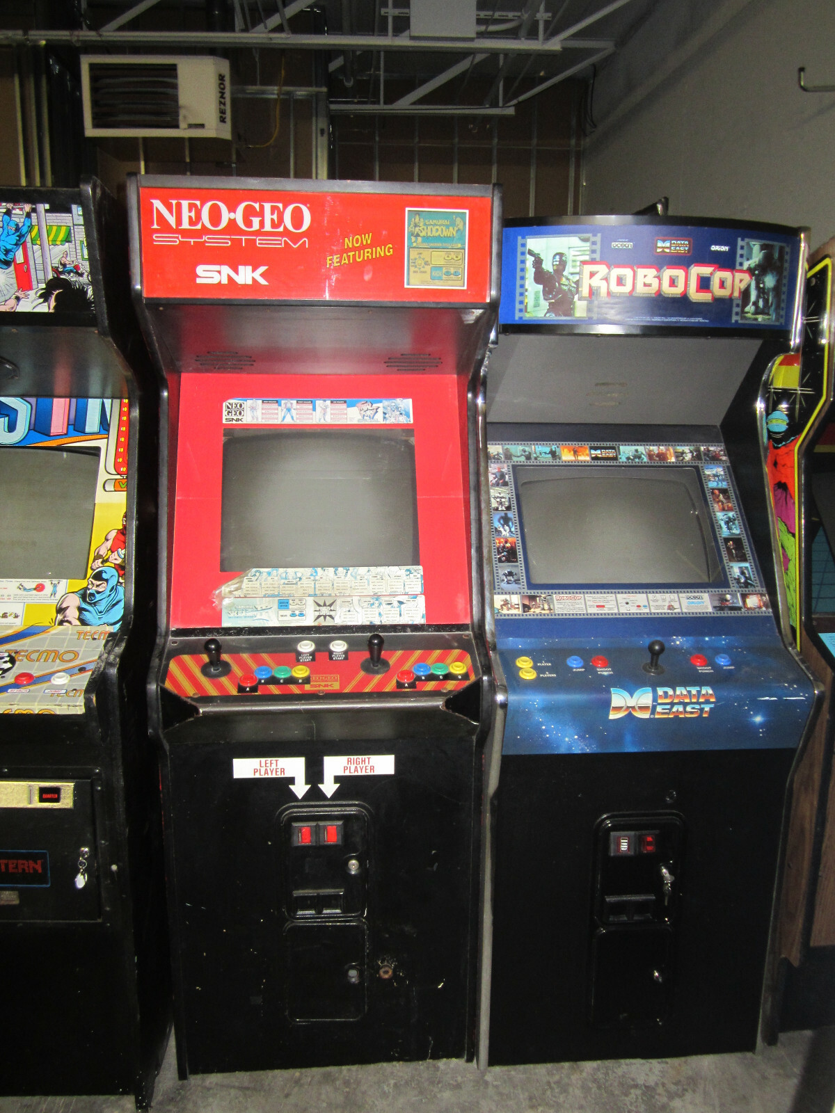 NEO GEO ARCADE MACHINE by SNK 1989 (Excellent Condition) *RARE*