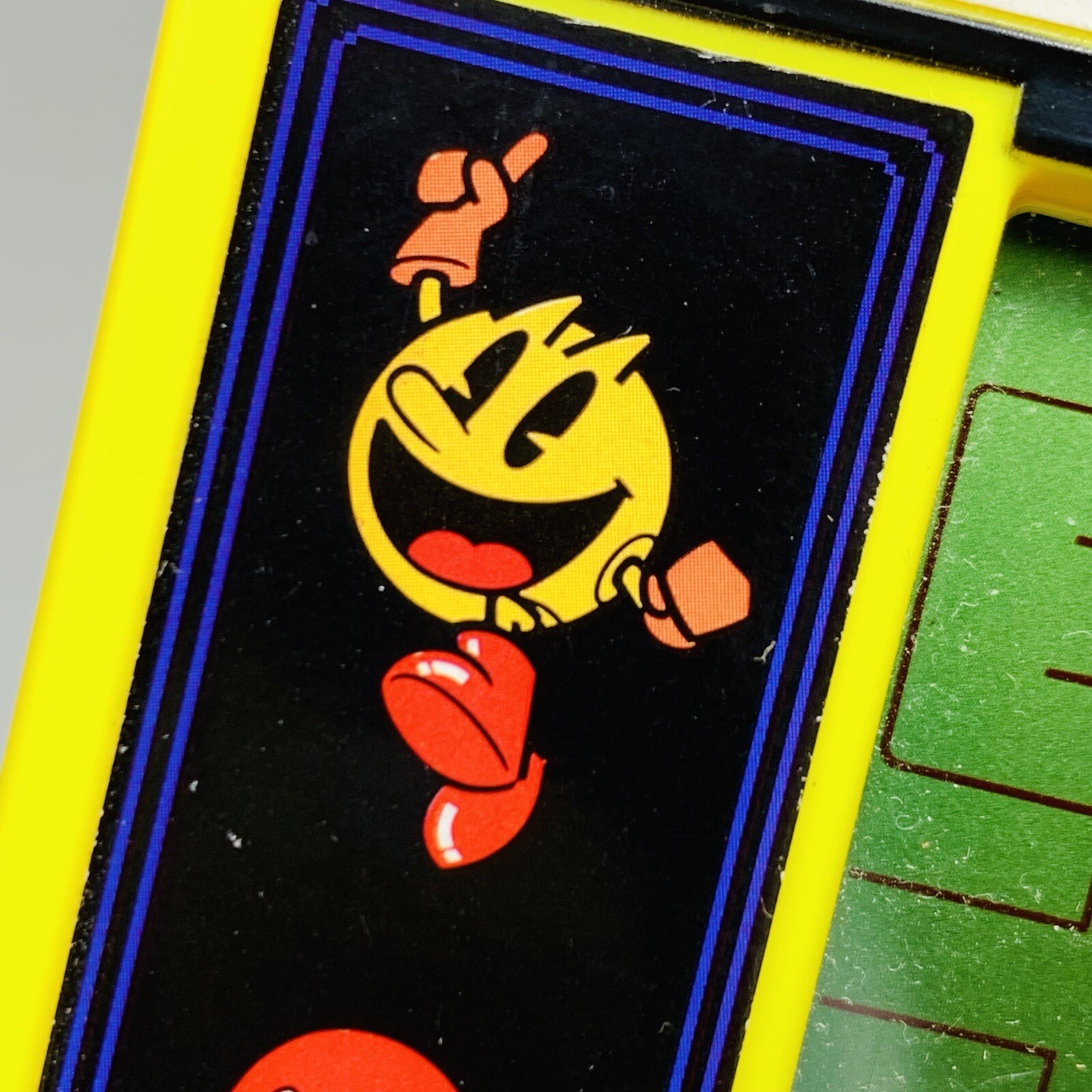 VTG Pac-Man Mini Electronic Arcade Handheld Classic Game 09521 Yellow Tested