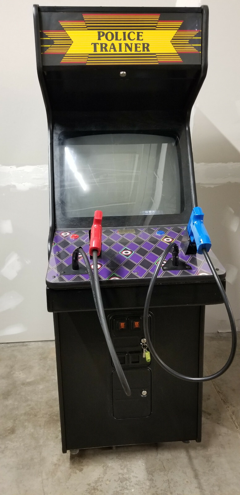 POLICE TRAINER ARCADE MACHINE by P&P MARKETING 1997 (Excellent Condition)