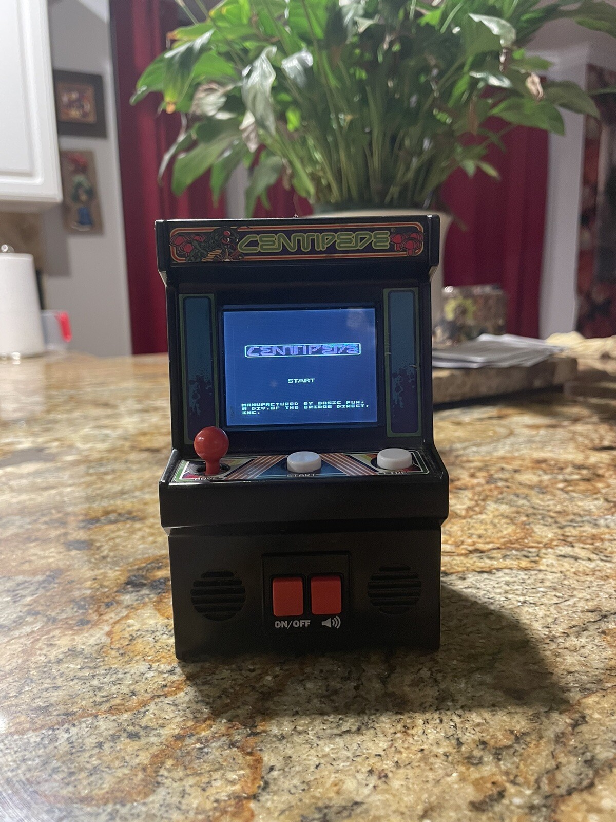 No Battery Plate Centipede Arcade Machine 1981 Black – WORKS