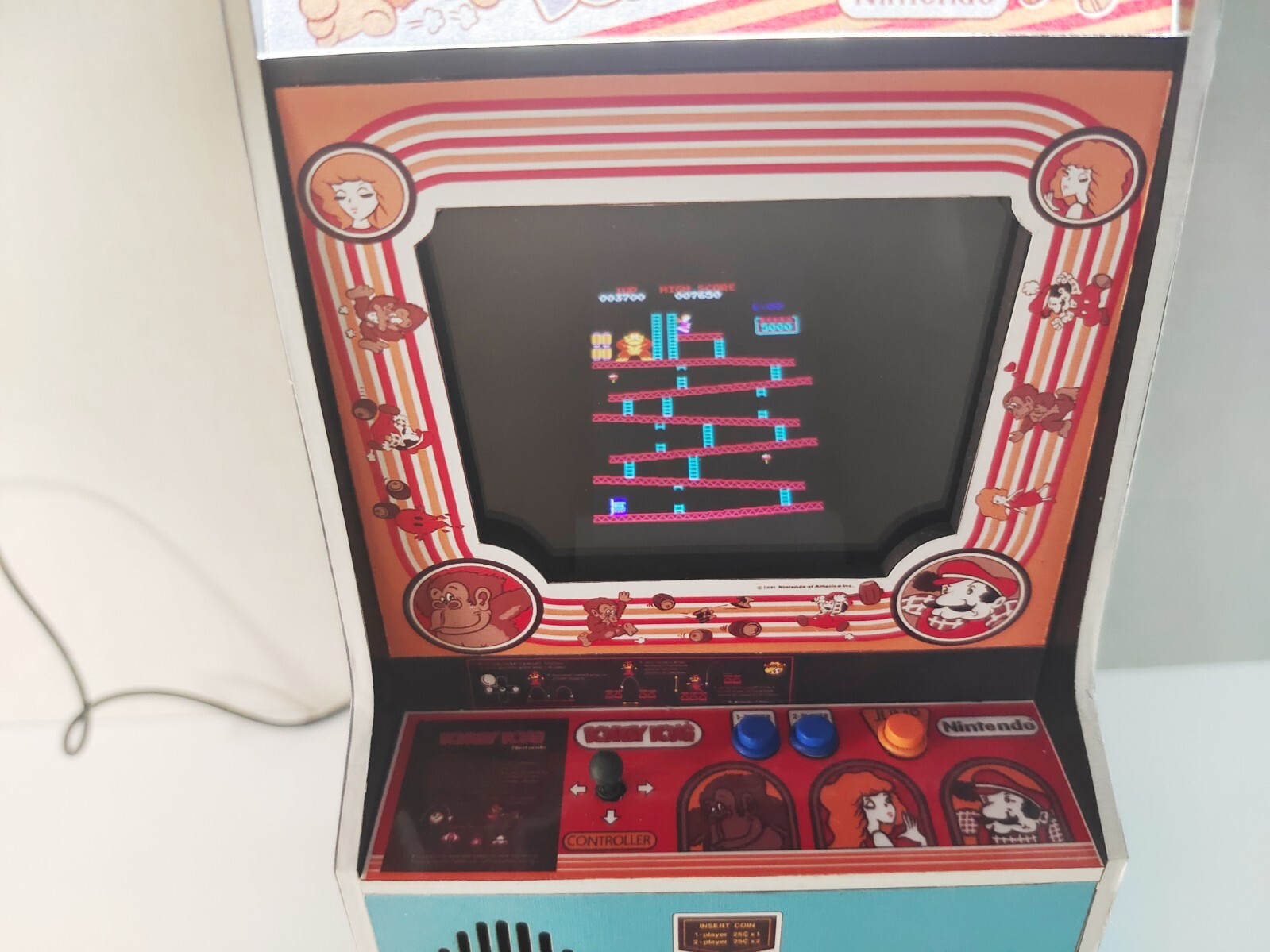 Donkey Kong 1/6 scale mini working arcade cabinet (Playscale, New Wave Toys).