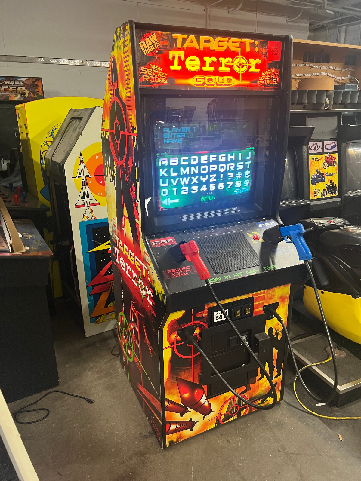 TARGET TERROR ARCADE MACHINE by RAW THRILLS 2004 (Excellent Condition) *RARE*