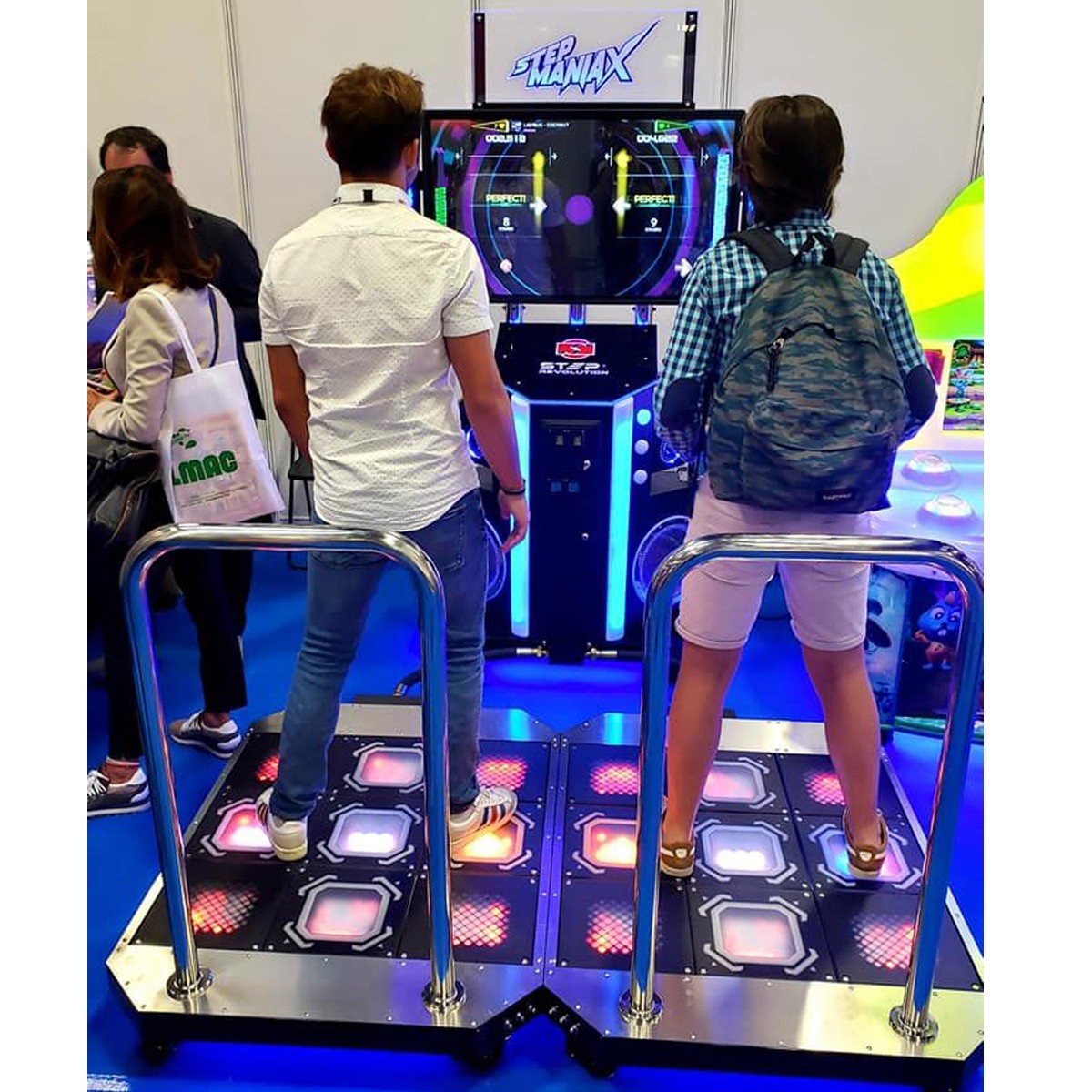 StepManiaX Arcade Dance Game – Dedicated Machine – 43″