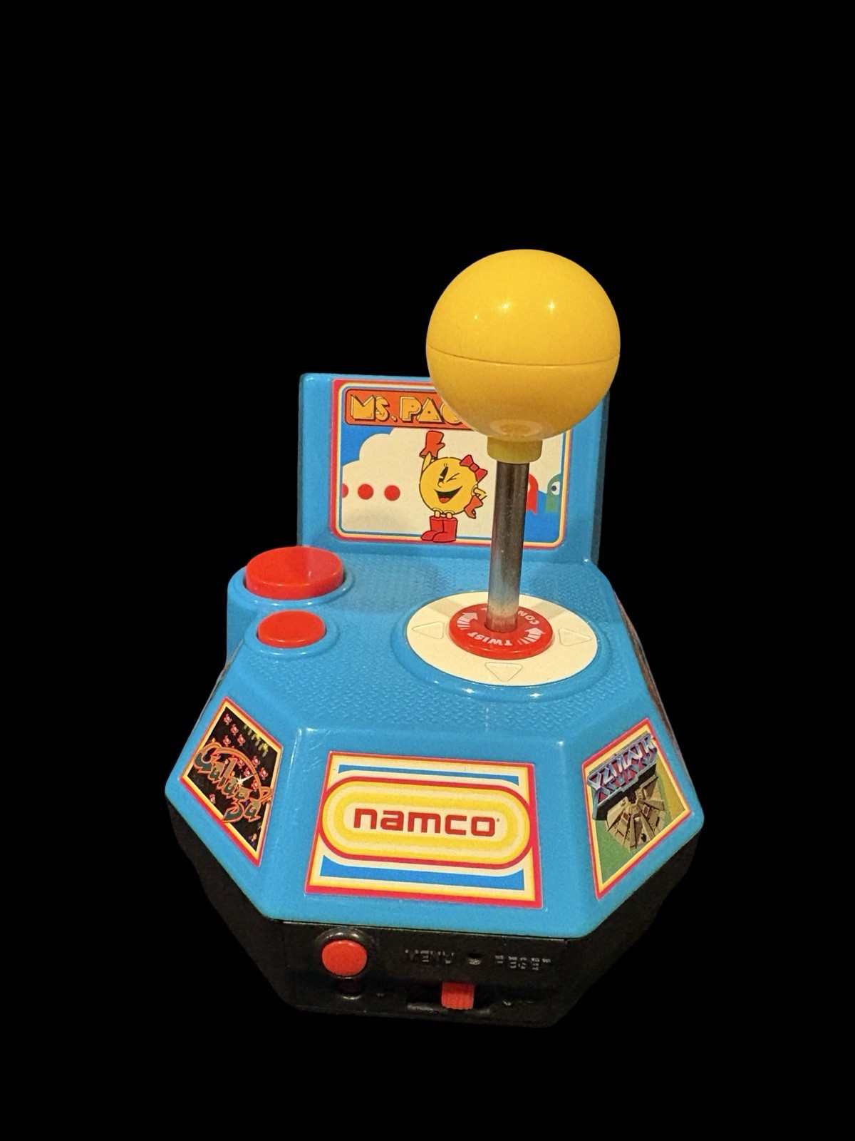 2 VTG JAKKS PACIFIC 2004 MS PAC-MAN 2009 PAC-MAN PLUG & PLAY ARCADE GAME