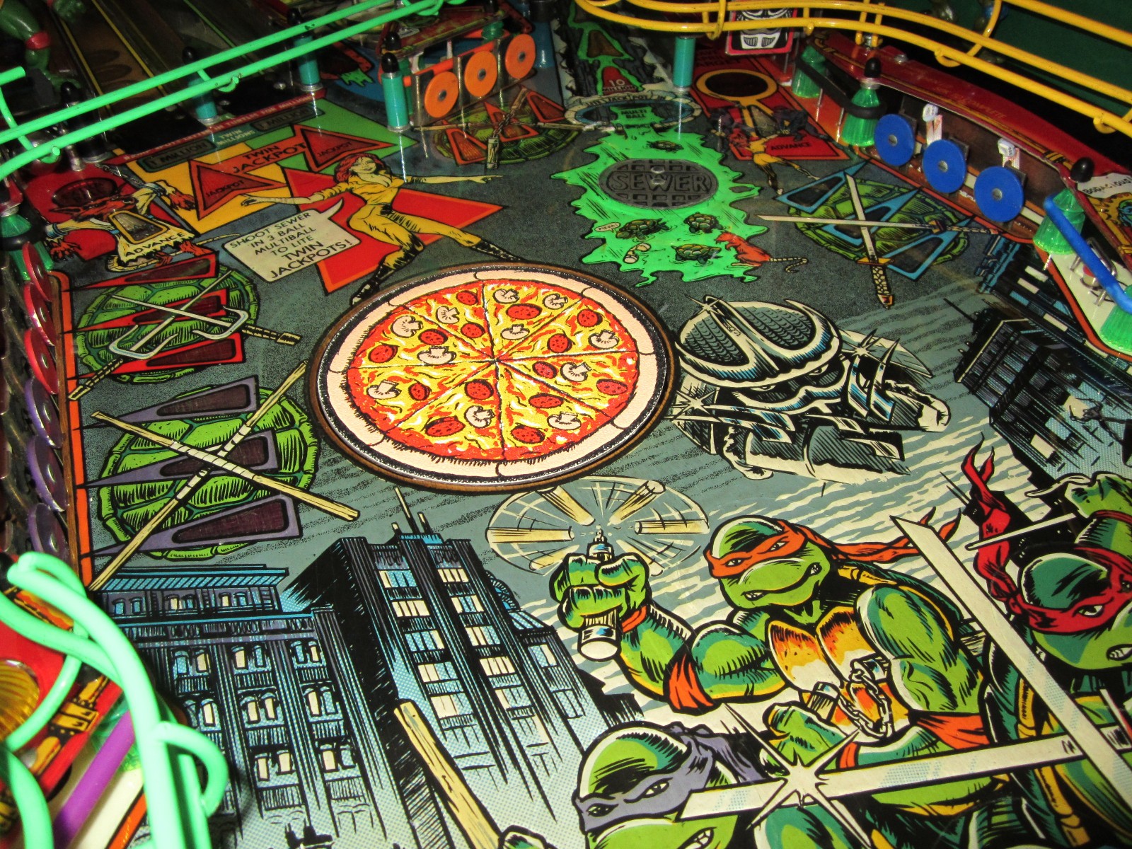 TEENAGE MUTANT NINJA TURTLES PINBALL MACHINE by DATAEAST 1991 (Excellent) *RARE*