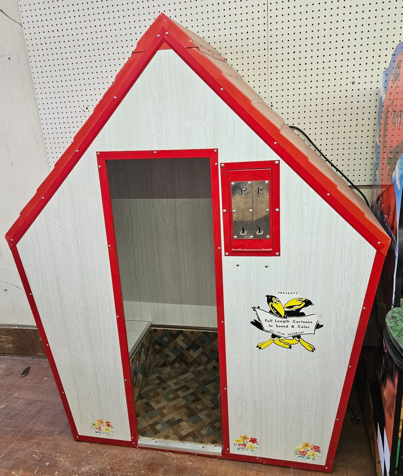 MOVIE HUT Sit Down Kiddierama Cartoon Theater Booth Arcade Game Model MHI-CS