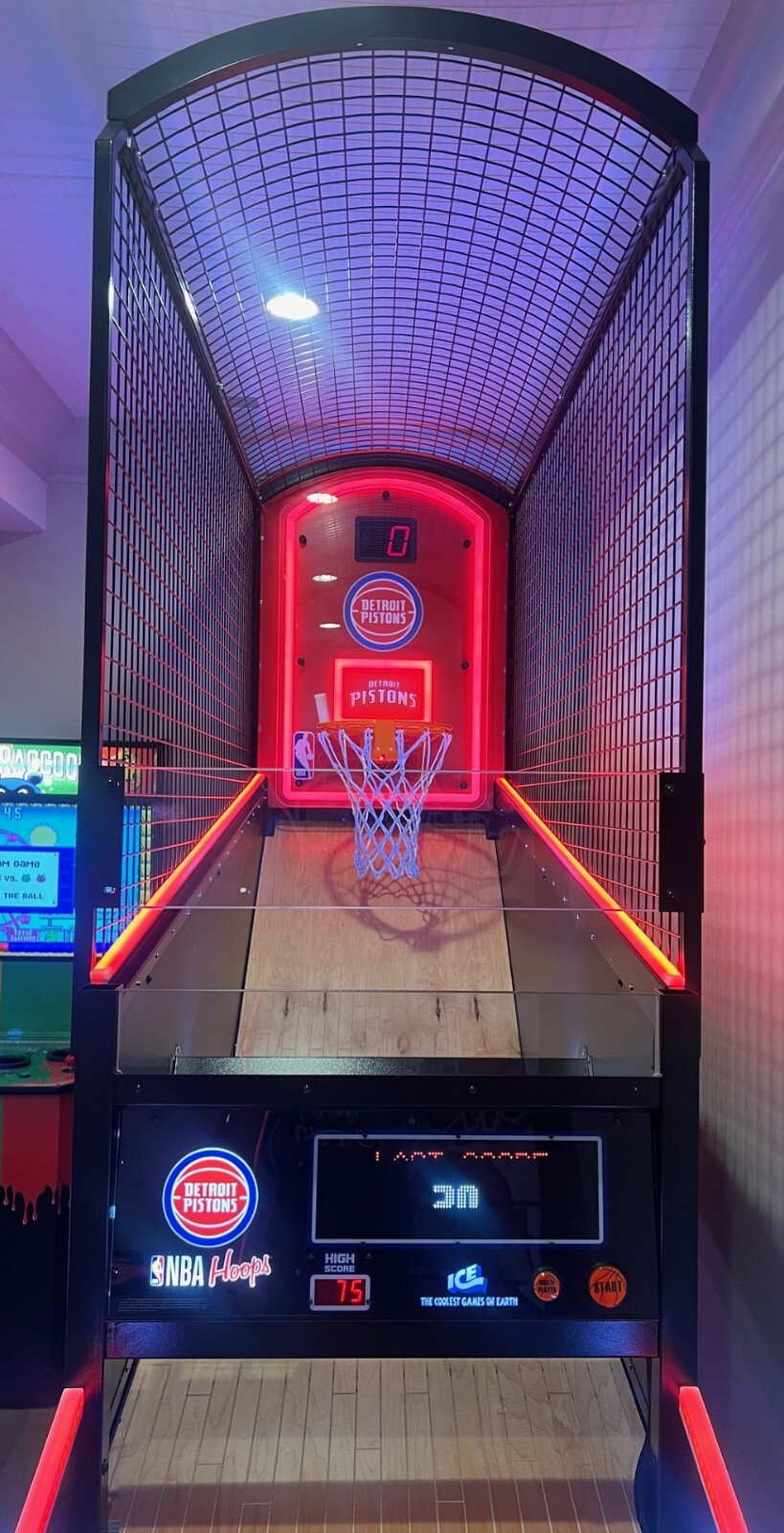 HOOPS BASKETBALL MACHINE PISTONS ARCADE MACHINE by ICE (Excellent Condition)
