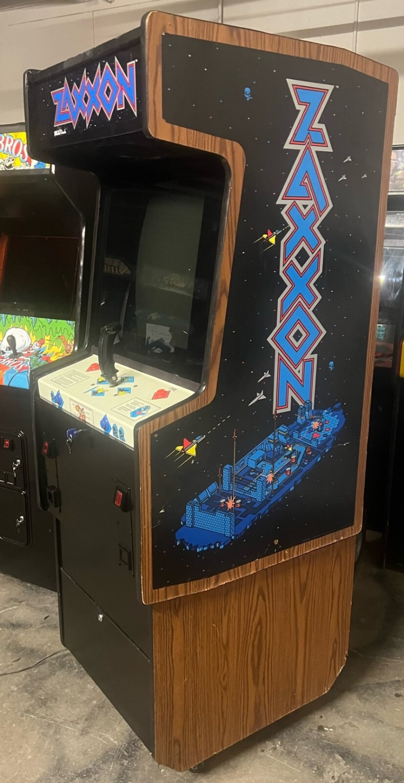 ZAXXON ARCADE MACHINE by SEGA/GREMLIN 1982 (Excellent Condition) *RARE*