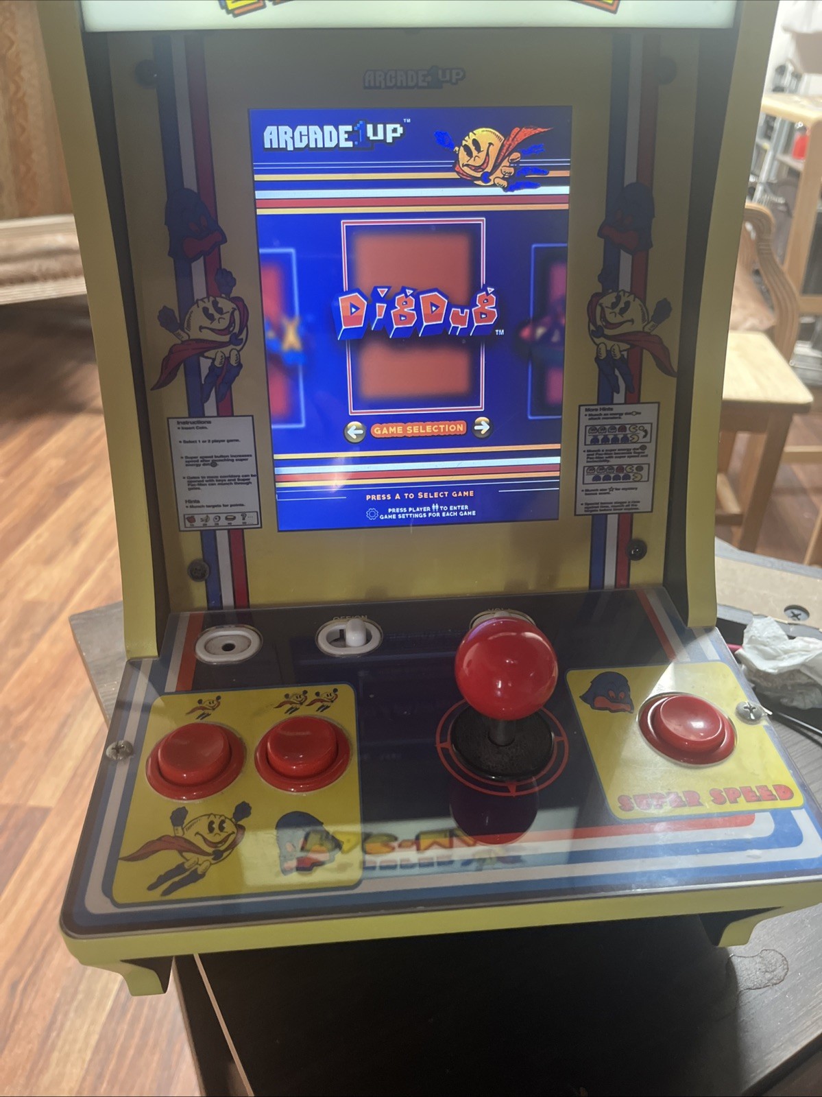 Arcade Game Very Good Conditions Comes with Chargers There Are 4 Games Included