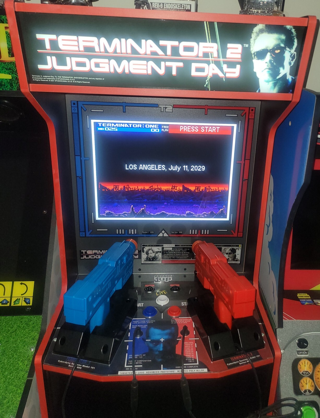 Arcade1Up Terminator 2 Judgement Day-T2 Arcade Game with Light-Up Marque.