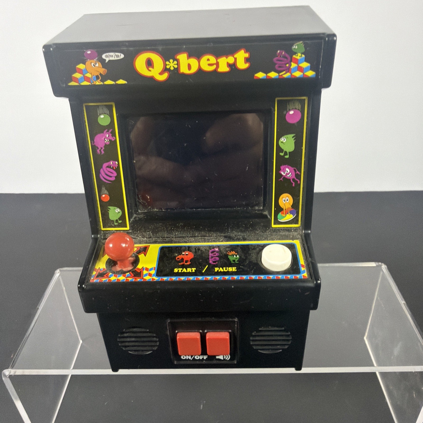 Q’Bert Mini Arcade Game 2016 Working and in Great Condition. Fun. Miniature.