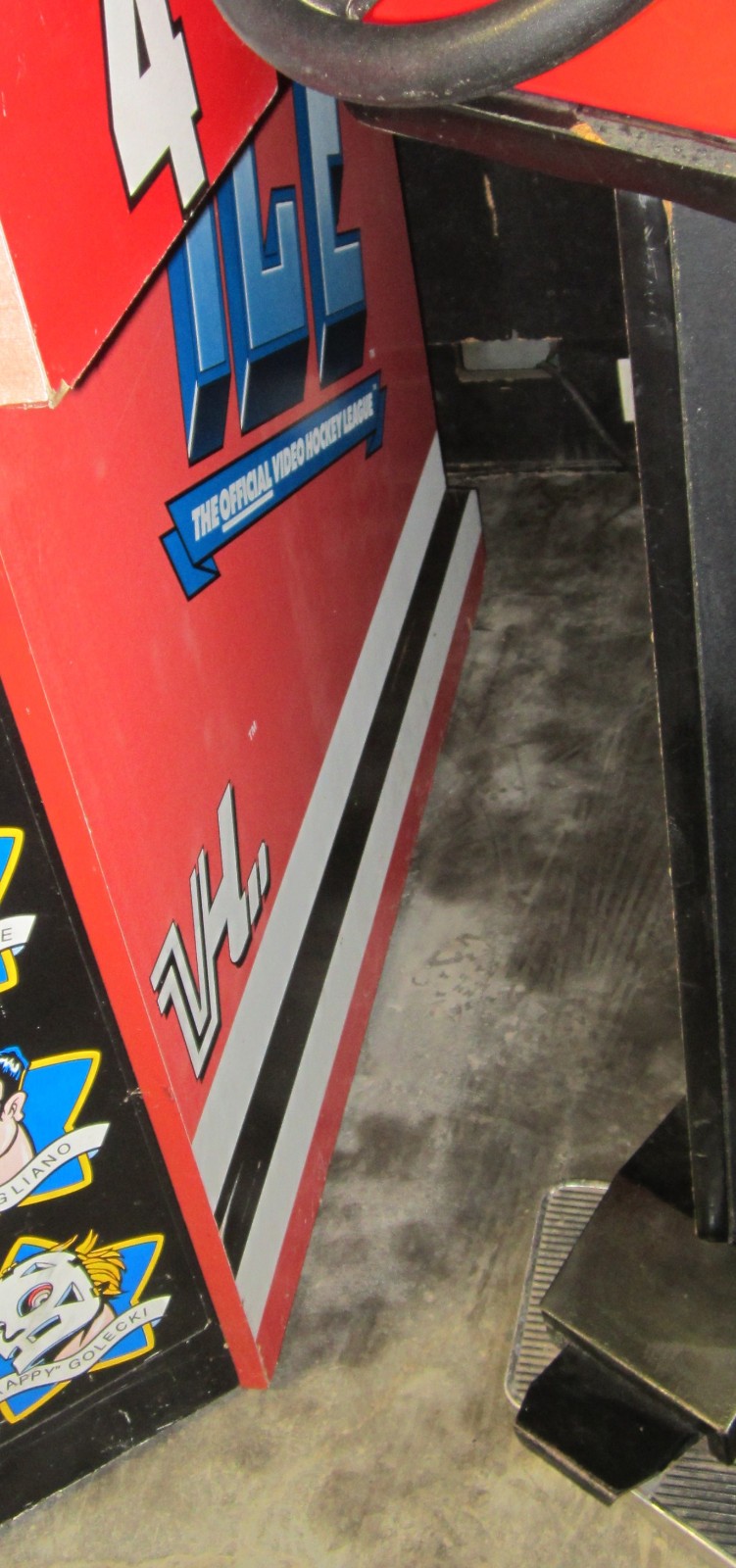 HIT THE ICE ARCADE MACHINE by WILLIAMS 1990 – 4 PLAYER (Excellent Condition)