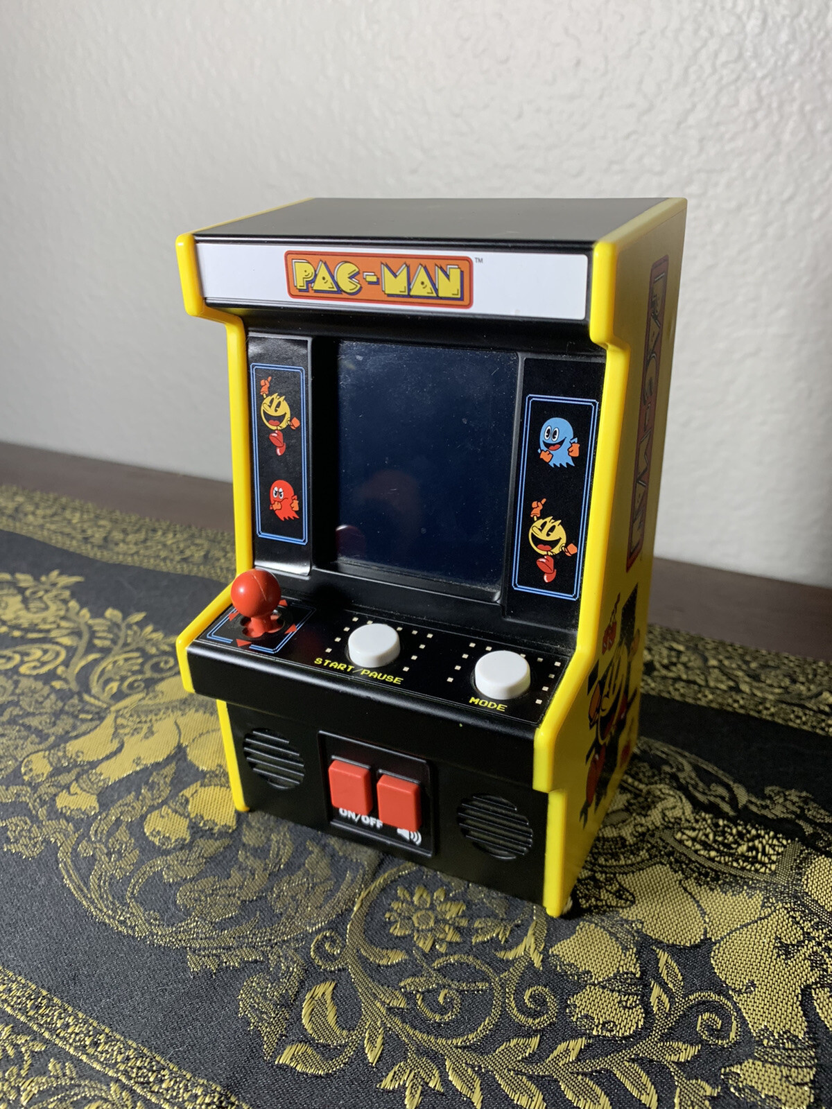 Bandai/Namco Pac-man Handheld Mini Arcade Retro Pacman Video Game Machine Toy
