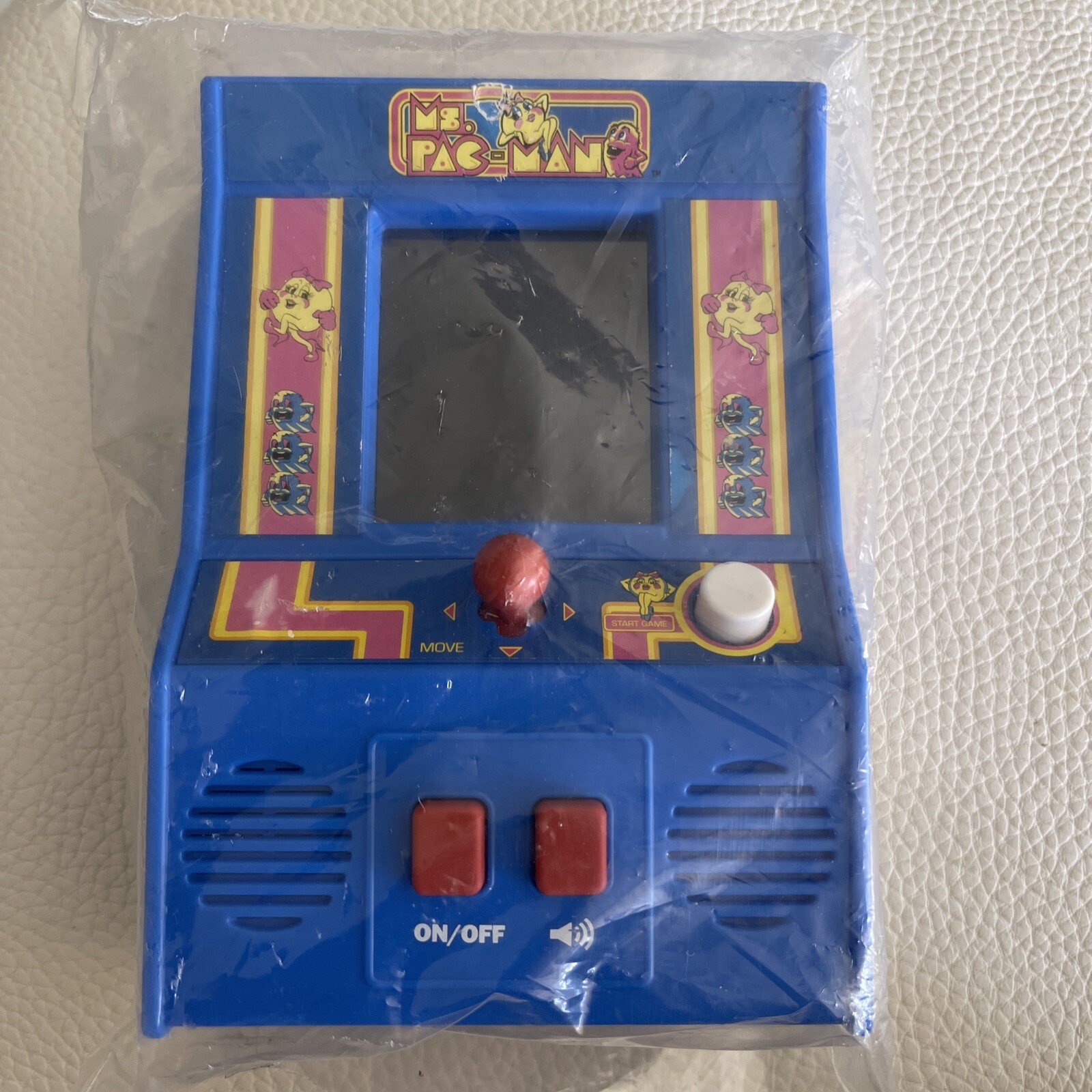 Basic Fun Arcade Classics – Ms Pac-Man Retro Mini Arcade Game