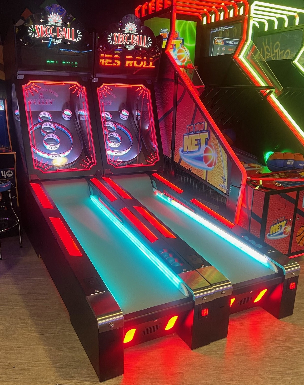 SKEEBALL GLOW ARCADE MACHINE by BAYTEK (Excellent) *RARE*