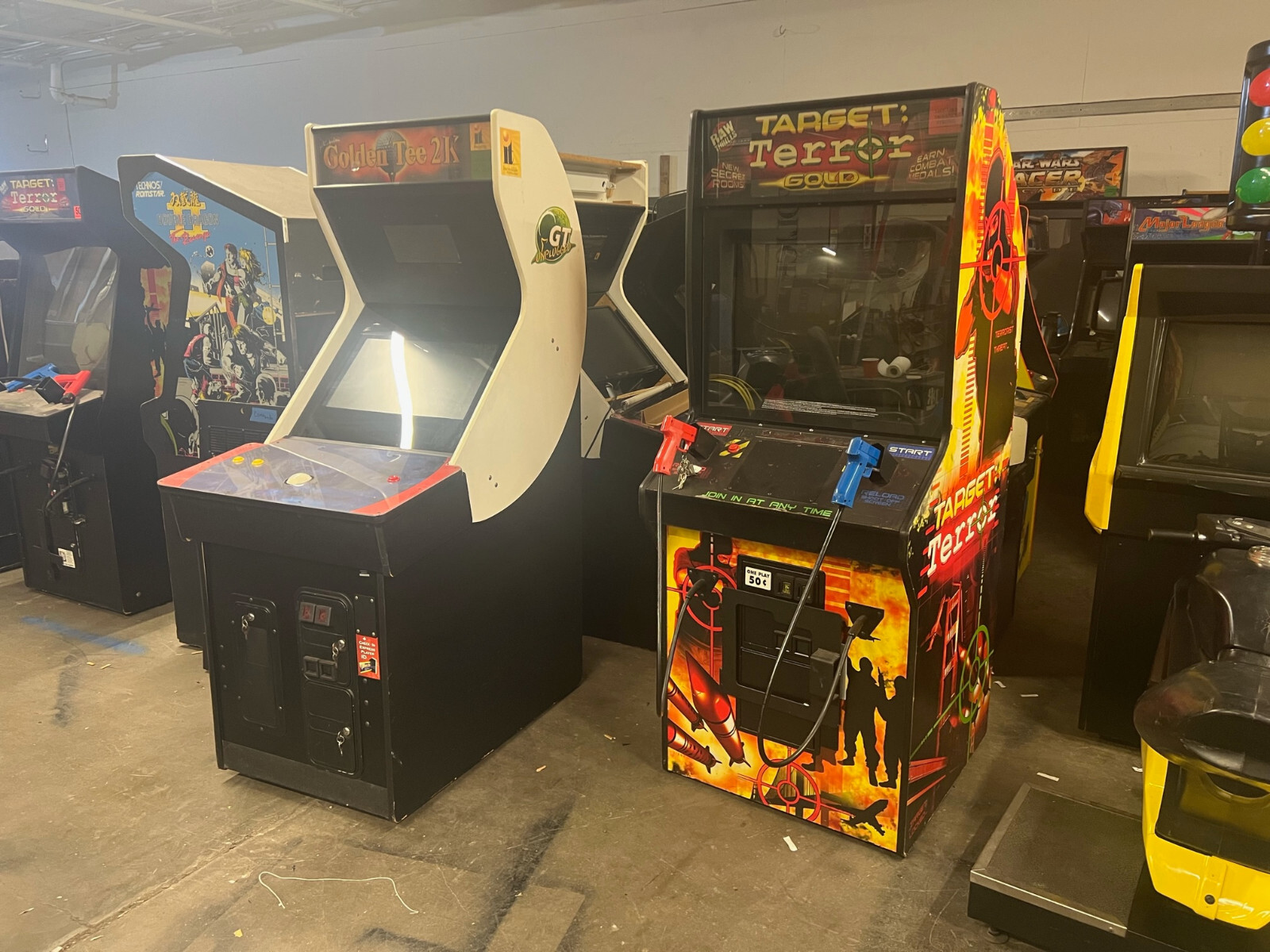 TARGET TERROR ARCADE MACHINE by RAW THRILLS 2004 (Excellent Condition) *RARE*
