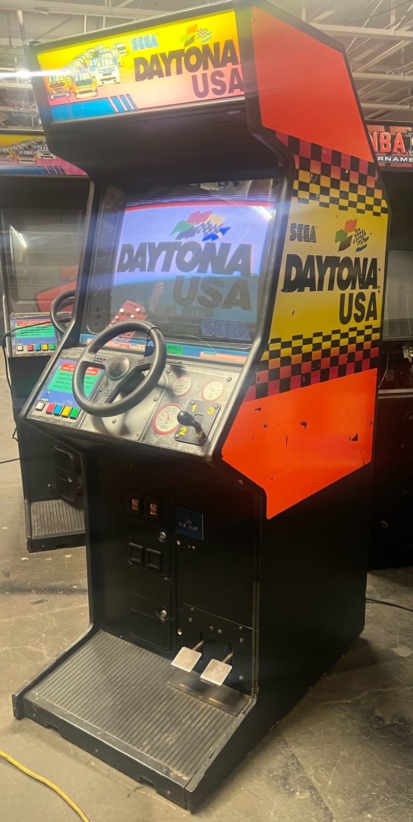 DAYTONA USA by SEGA 1994 – STAND UP / UPRIGHT (Linked Pair – 2 Machines) *RARE*