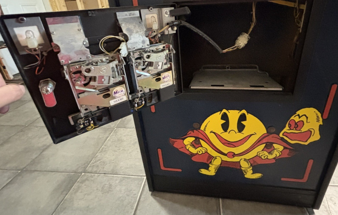 Super Pac-man Arcade Machine 1982 Full Size Original