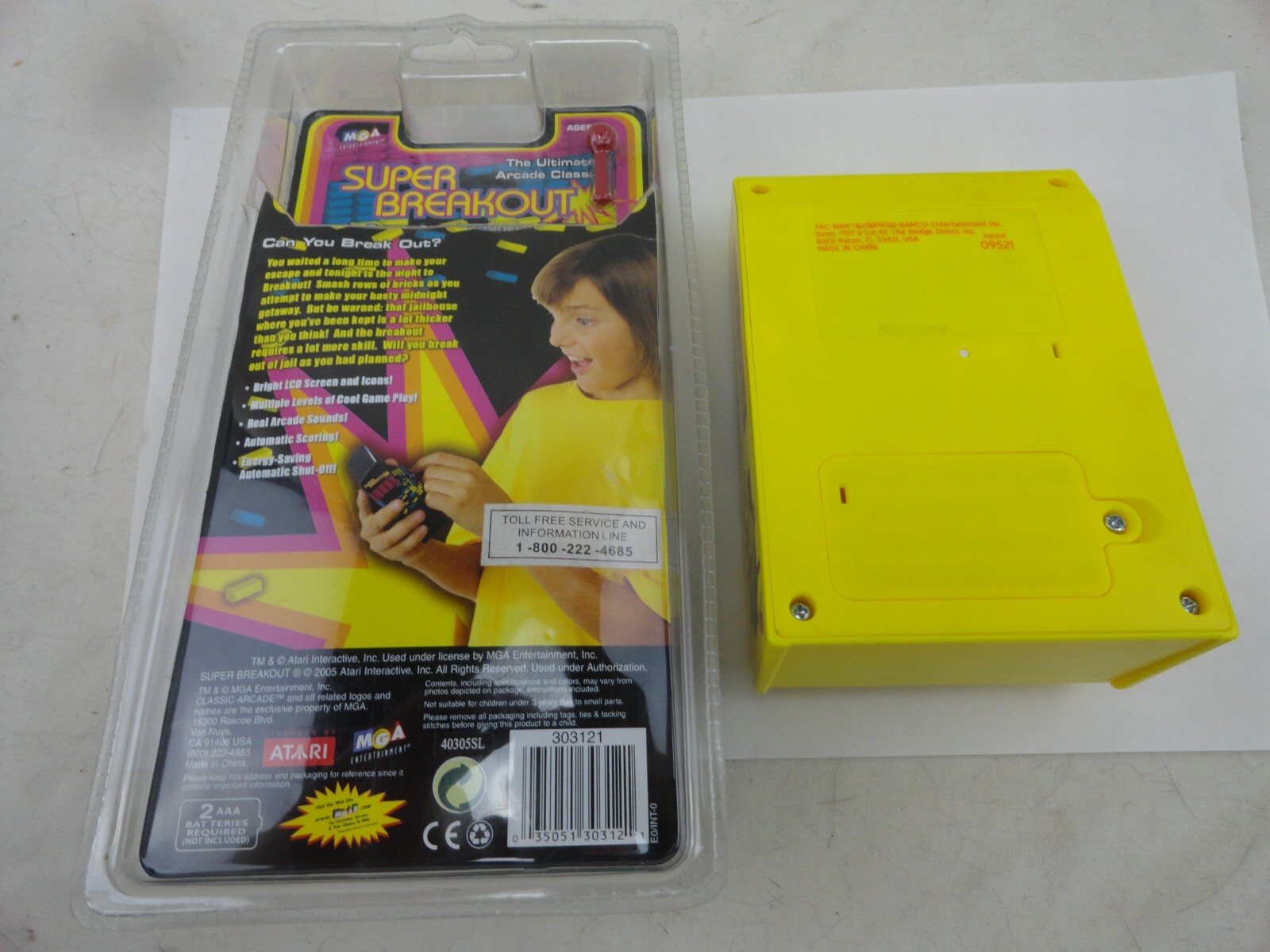 PAC-MAN and Super Breakout Hand Held Mini Arcade Game Bandai Namco Entertainment