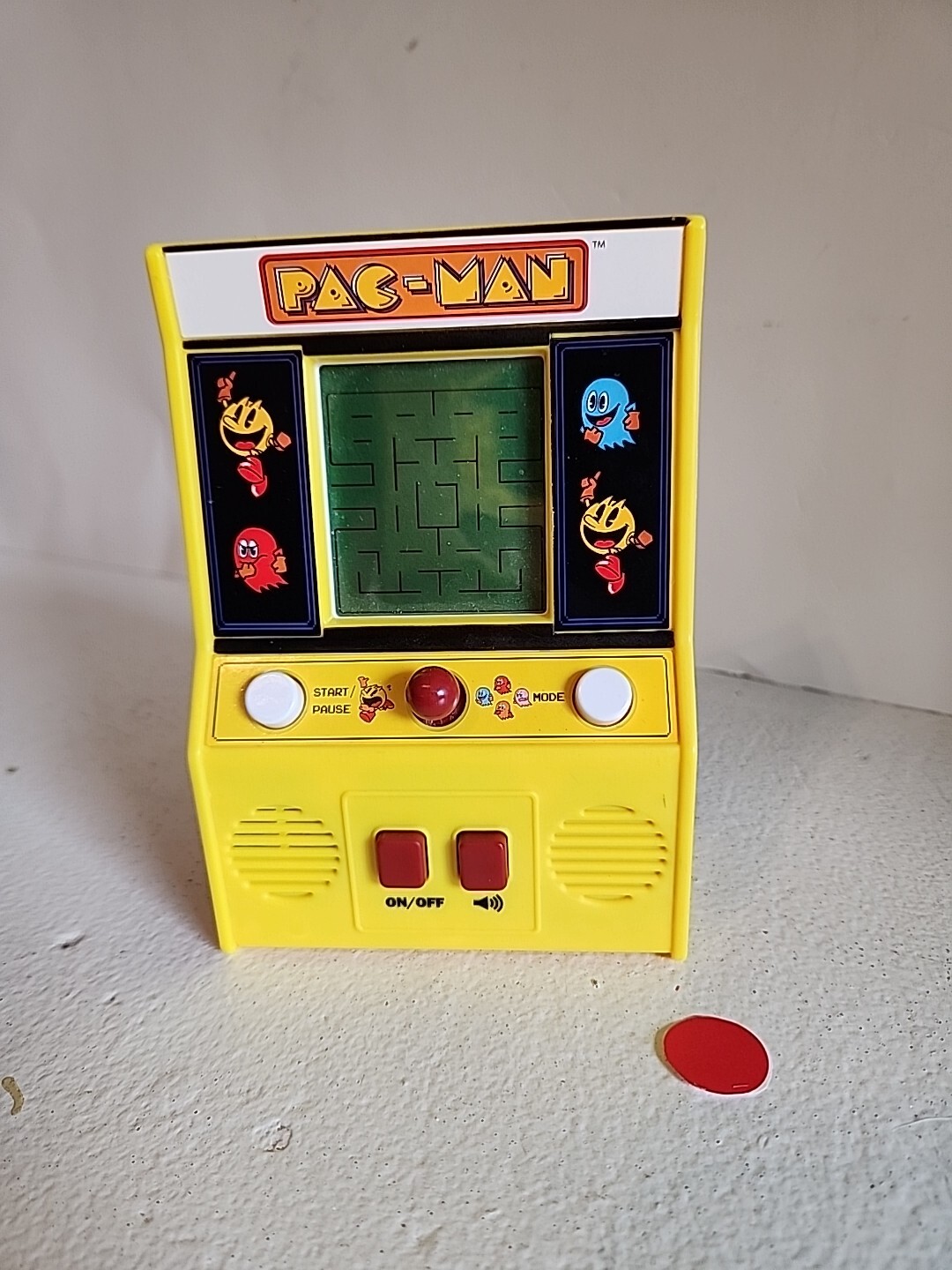 Mini Pac-man Handheld Arcade Game Pacman Machine Bandai Namco 09521