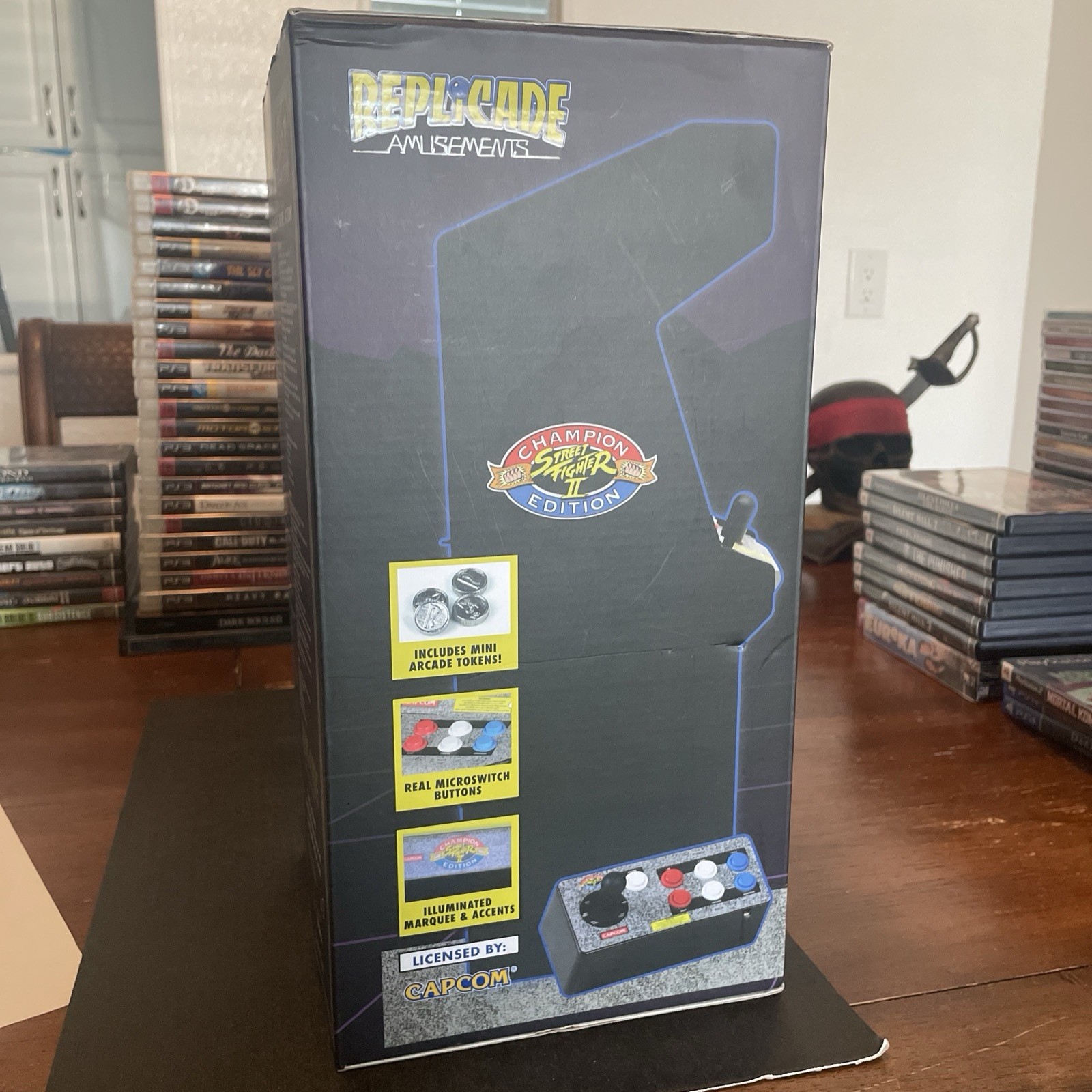 New Wave Toys Street Fighter II Replicade 1/6 Scale Mini Arcade