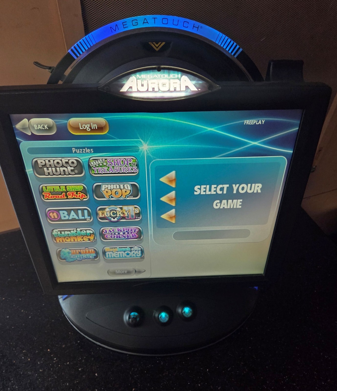 Merit Megatouch Aurora trivia game with 2013 software – Tested good