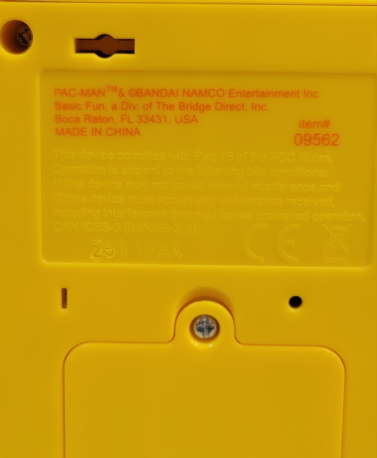 PAC-MAN Handheld MINI Arcade Game BANDAI Namco 5 5/8 Inches ~ Tested & Works