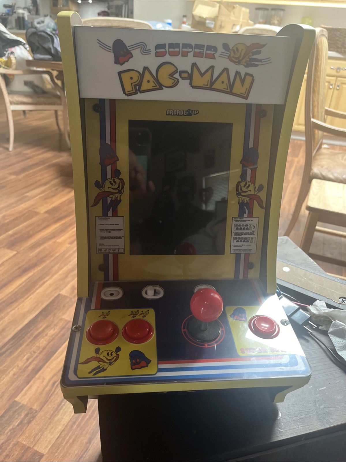 Arcade Game Very Good Conditions Comes with Chargers There Are 4 Games Included